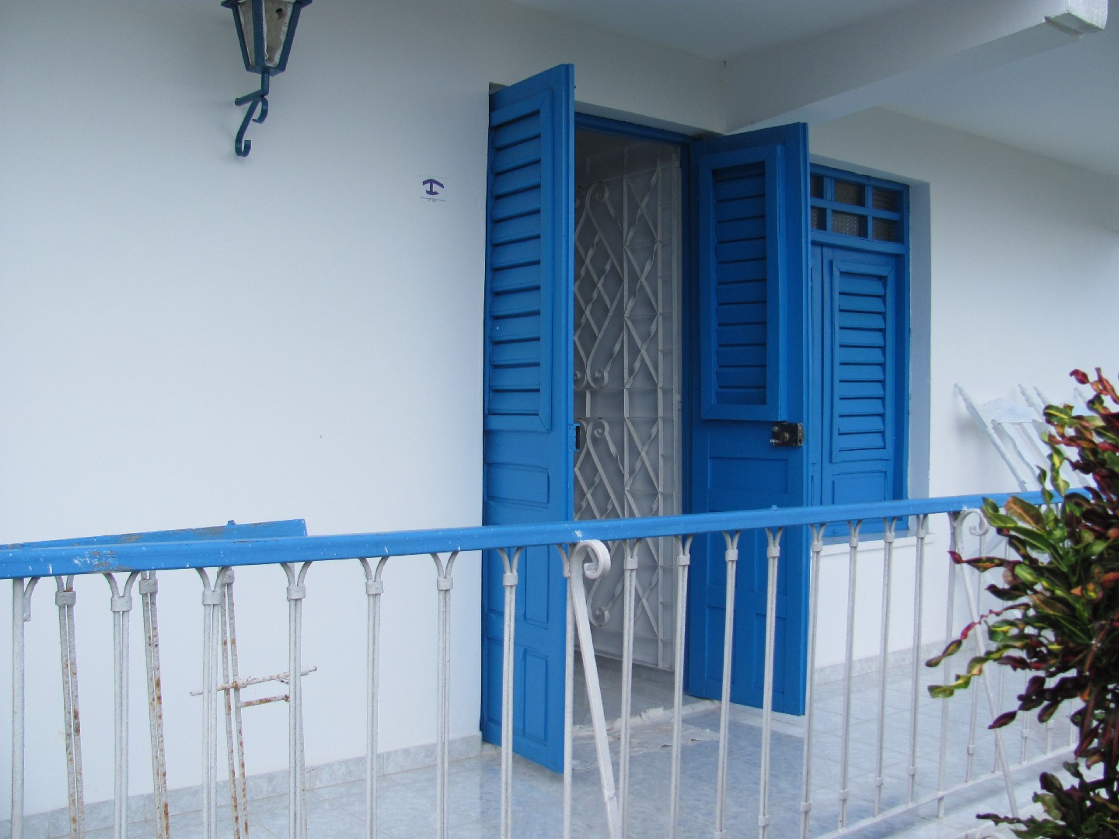 Casa Rey, SALVADOR CISNEROS