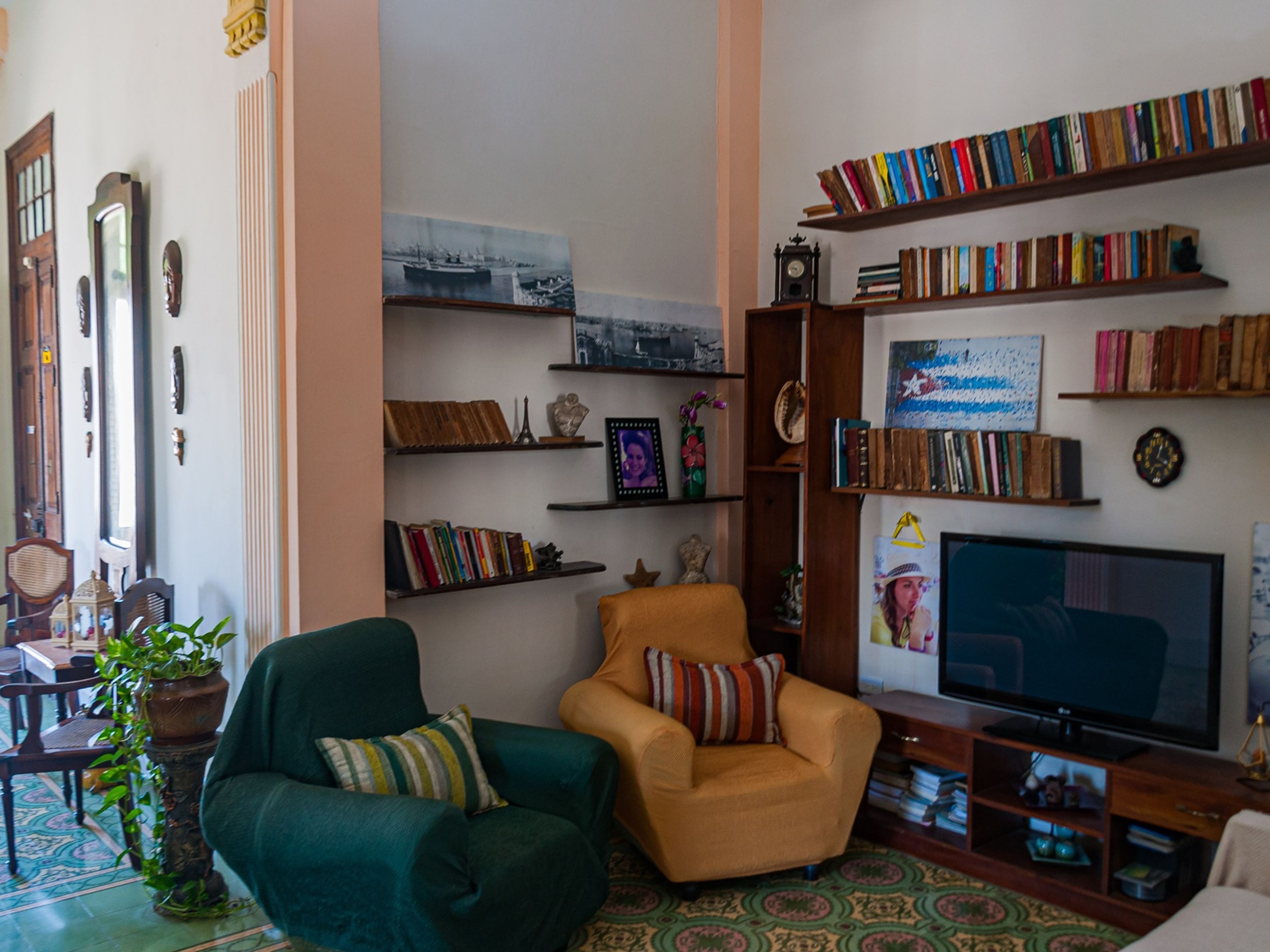 Hostal Balcones Consulado, CONSULADO, No. 152living room