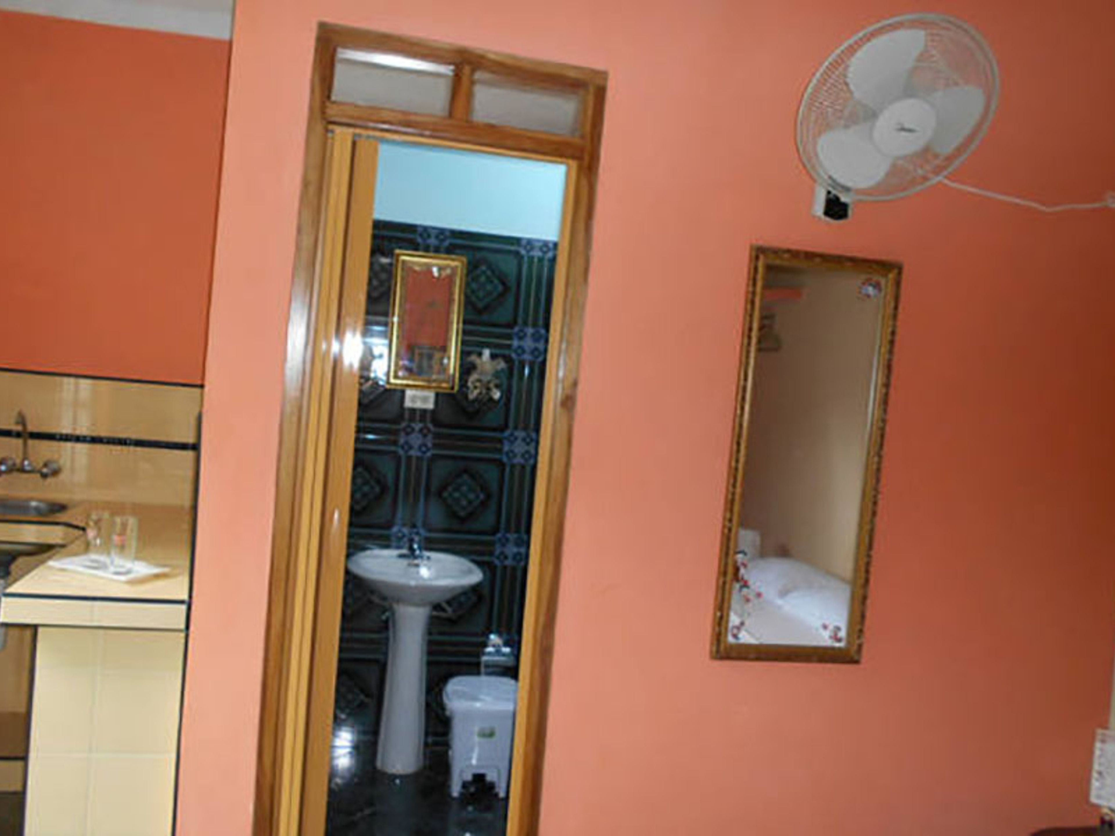 Hostal Mario y Marlén, CALLE 41, No. 4609Bathroom's 1 view