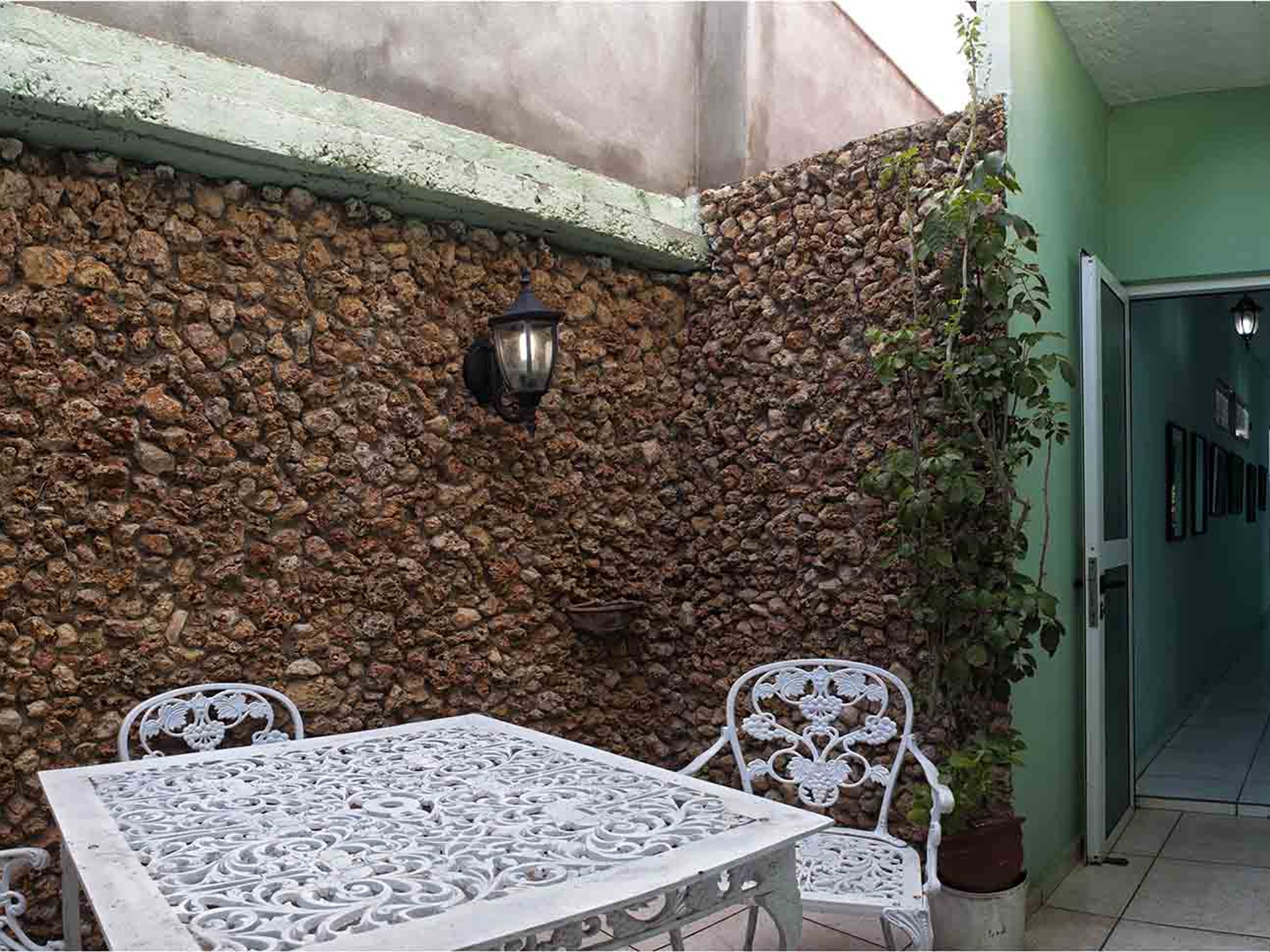 Hostal El Fausto, SIMÓN BOLIVAR (Desengaño), No. 220 - Inside view
