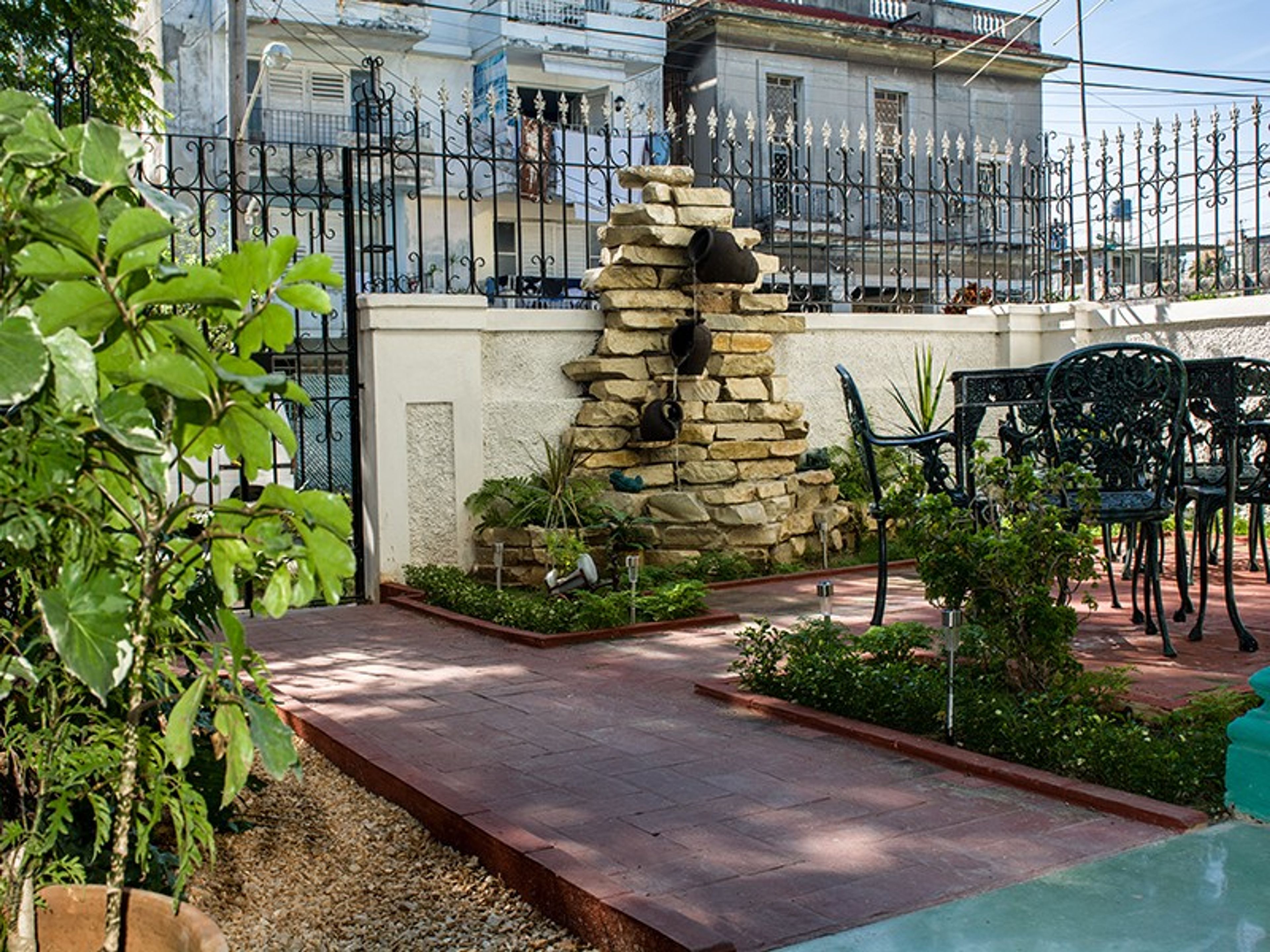 Дом Oñati, CALLE 20, No. 215Hotel's indoor patio-garden view