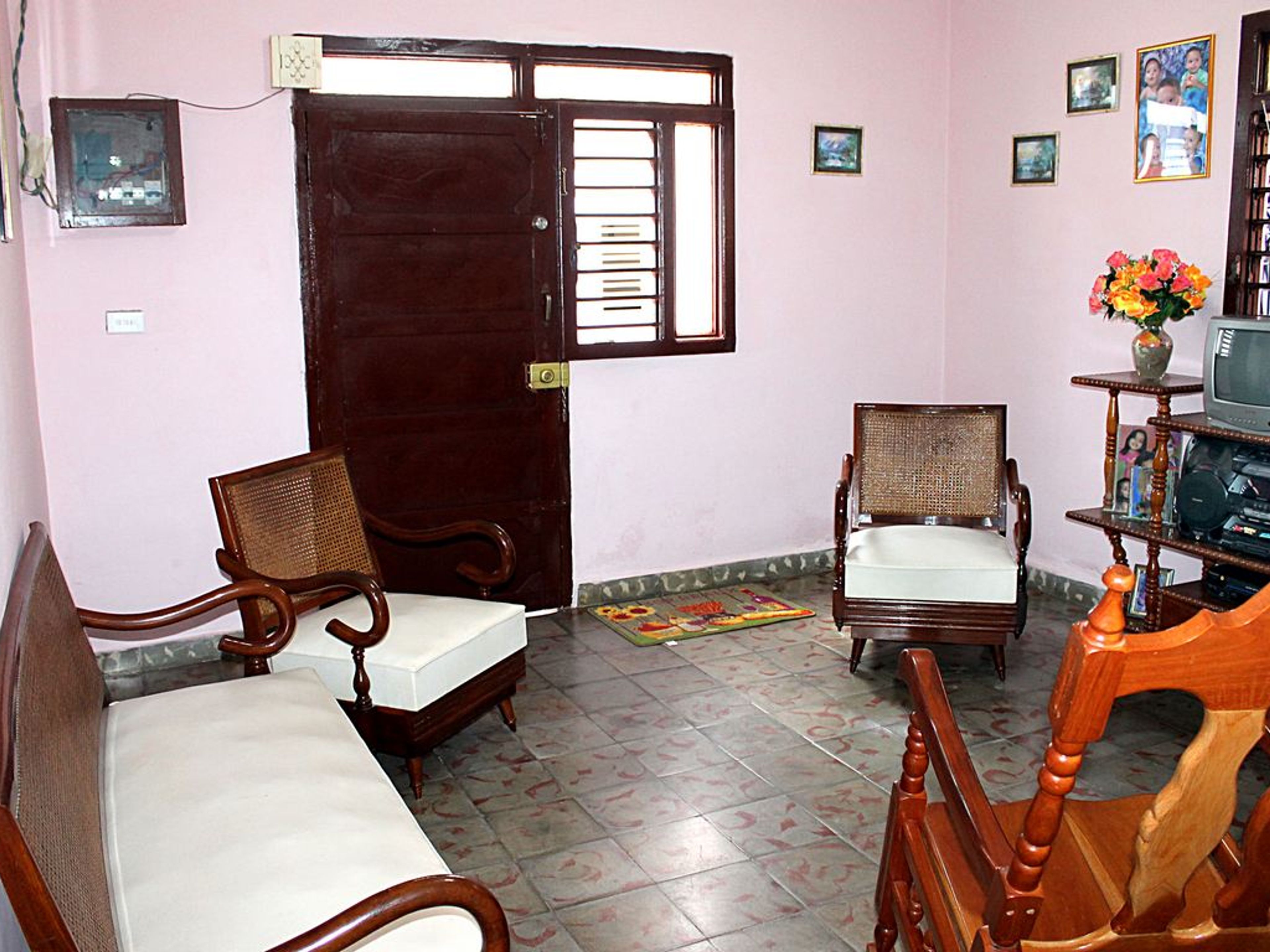 Hostal La Isabelita, CIRO REDONDO (San José), No. 57House's living room