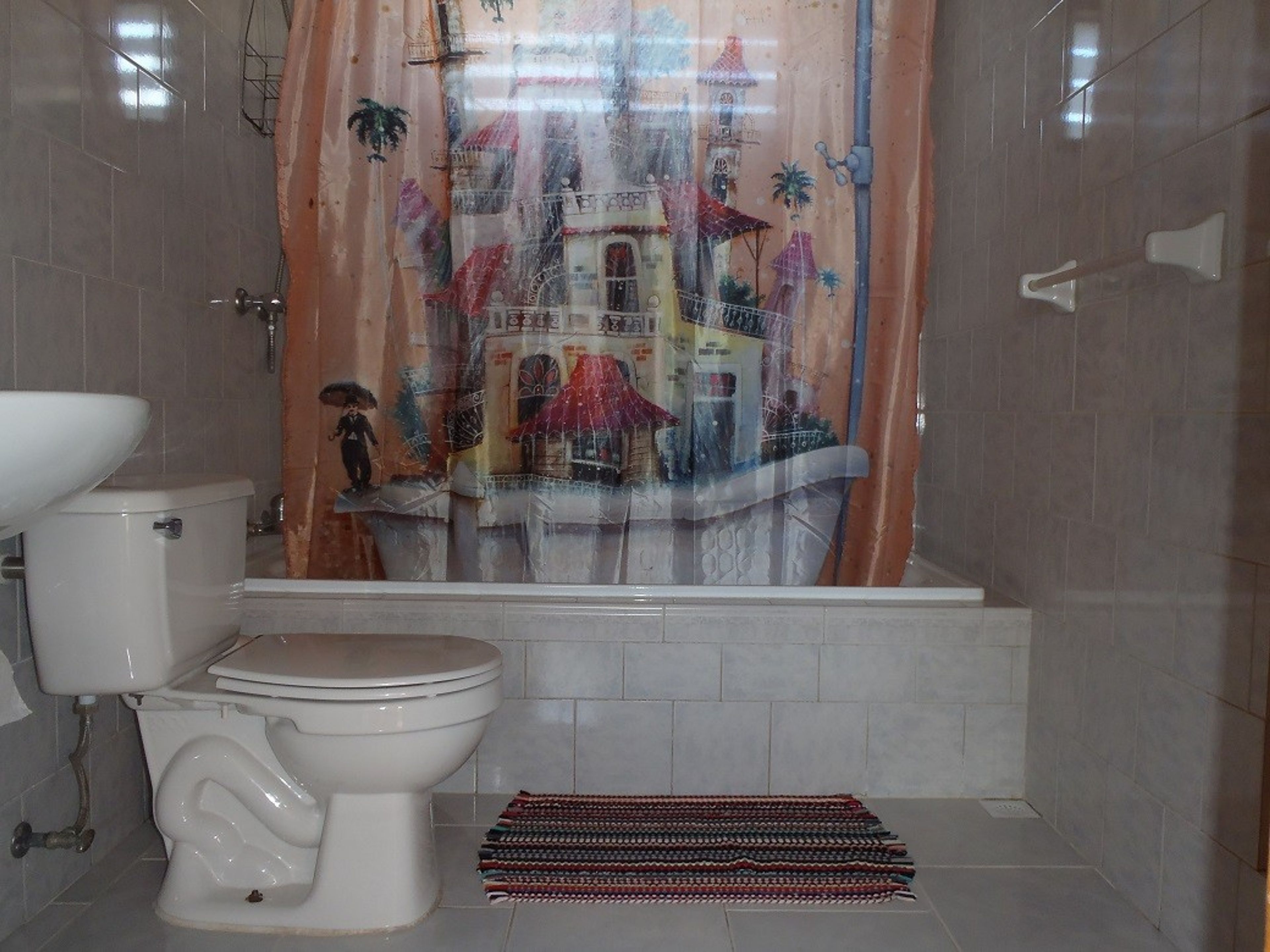 Hostal Ivelise y Jacobo, CALLE 45, No. 3602Bathroom's view