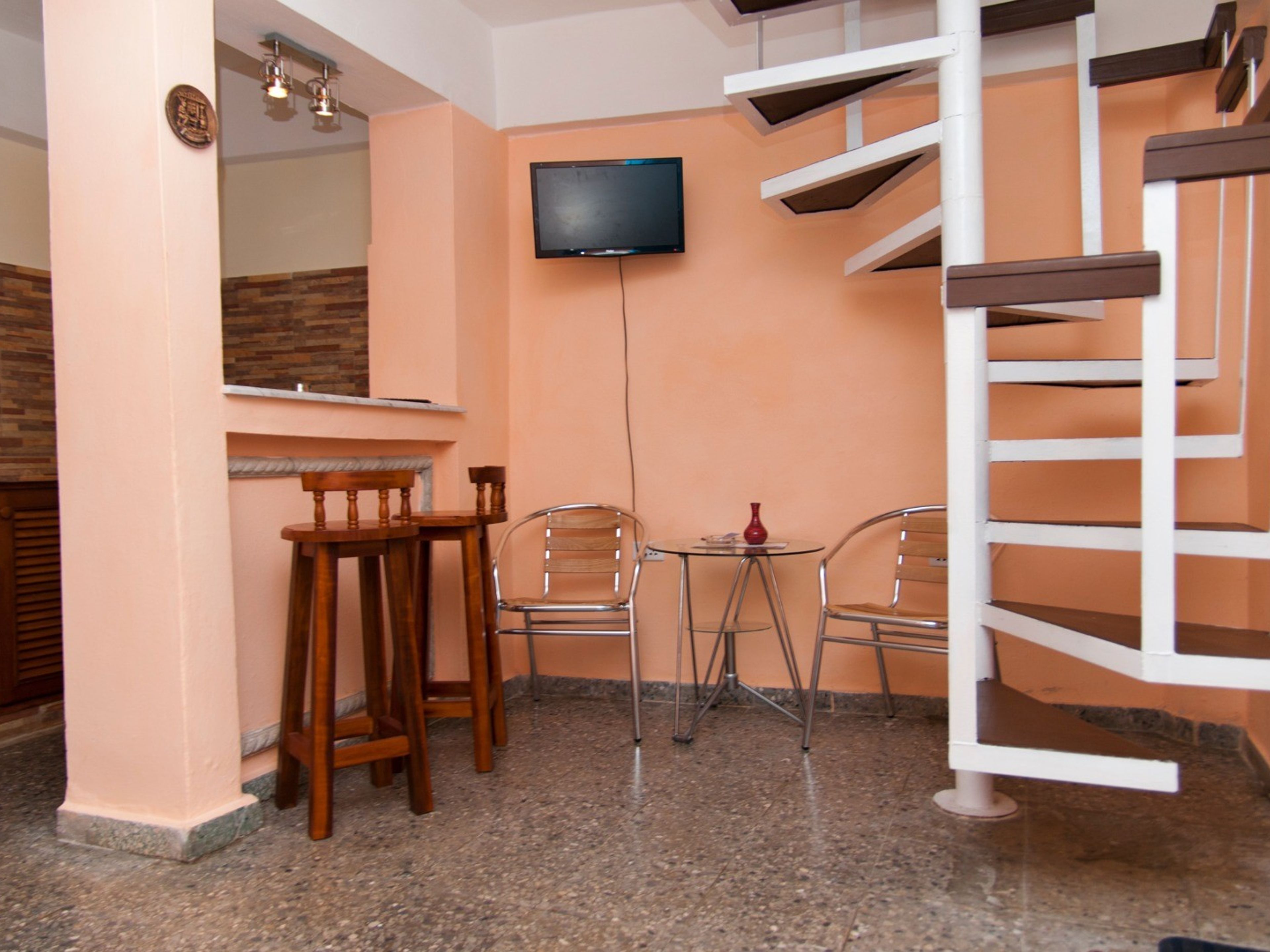 Escorial Apartment 2, MERCADERES, No. 315 APTO 13House details