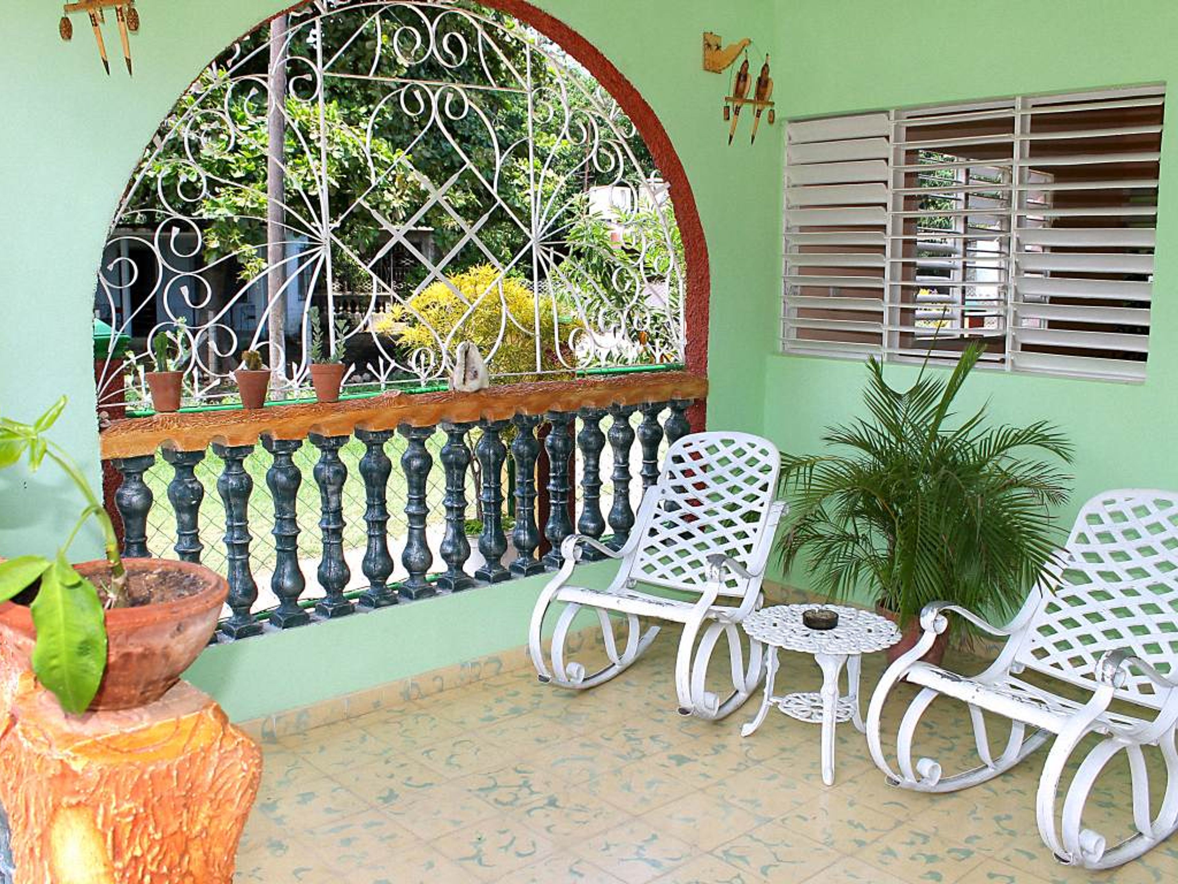 Hostal Avenida del Sol, AVENIDA DEL SOL, No. 76House's porche view