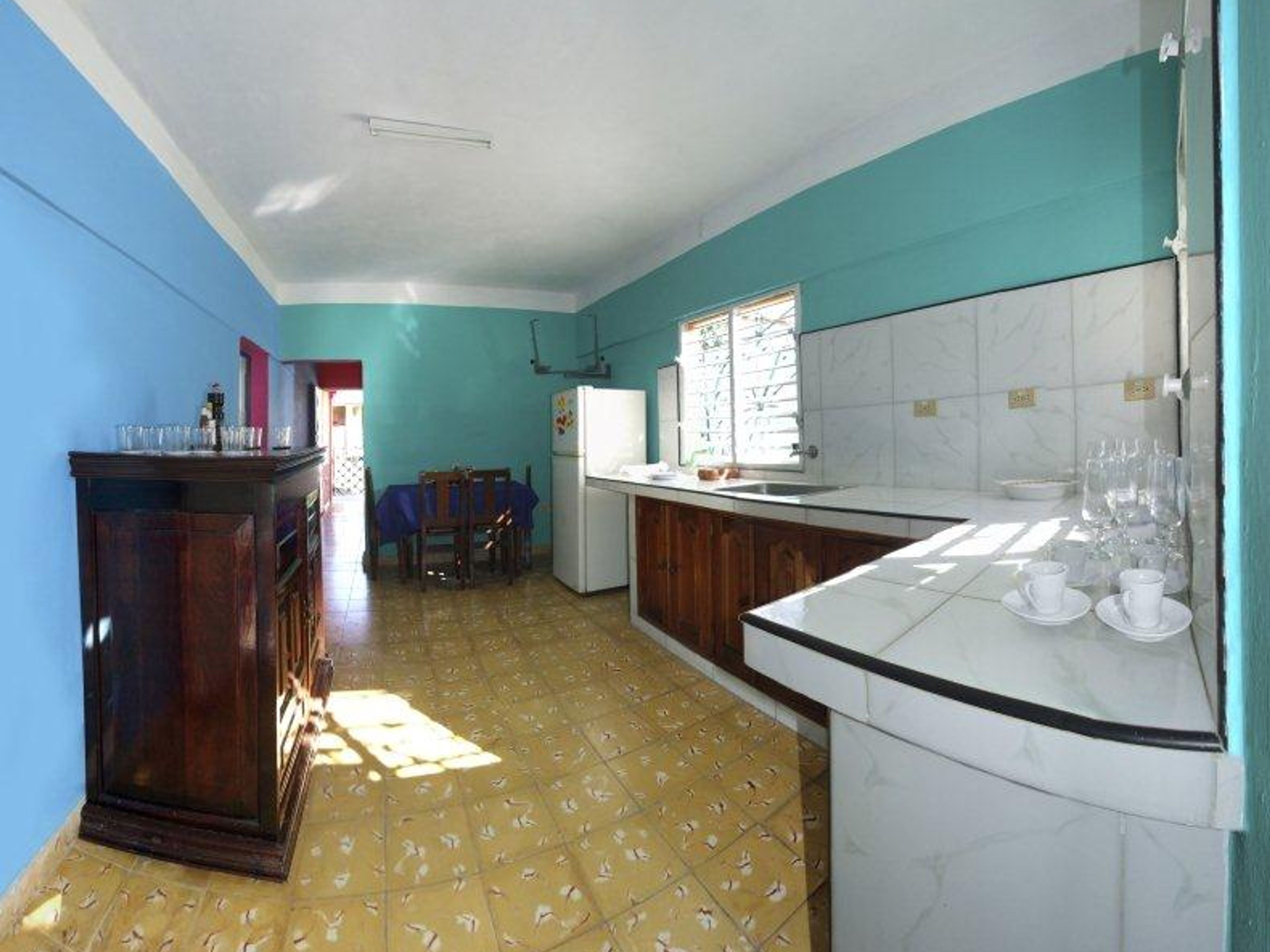 Hostal Calzada del Sol, PLAYA LA BOCAKitchen view