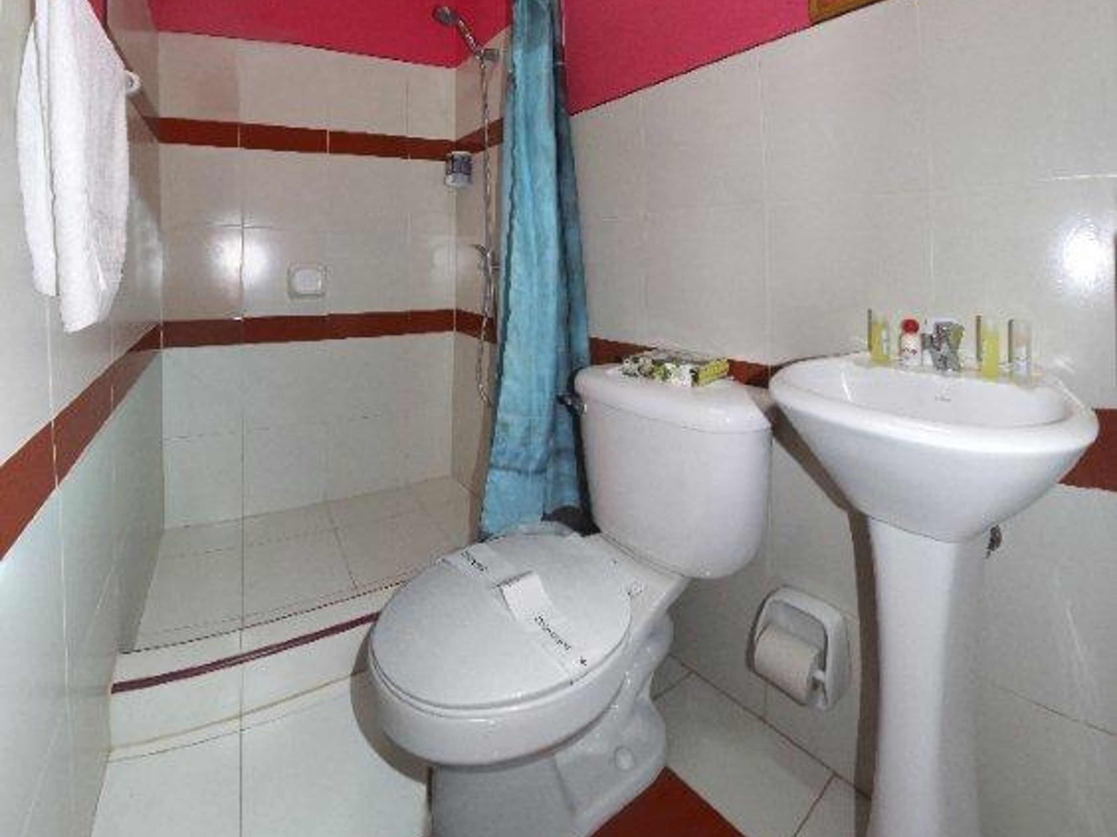 Hostal Calzada del Sol, PLAYA LA BOCABathroom view