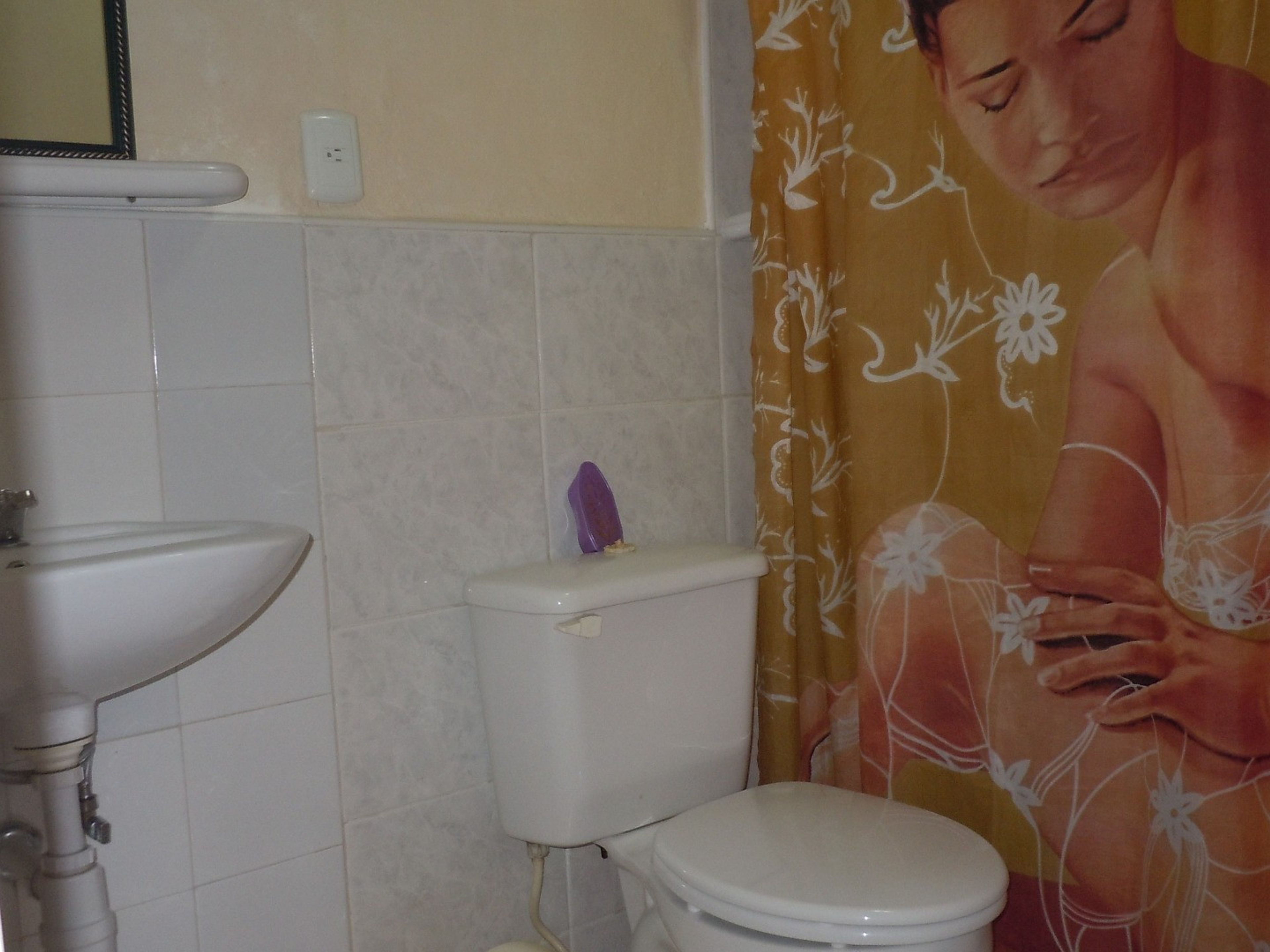 Casa Azúl, FRANK PAÍS, No. 13Bathroom