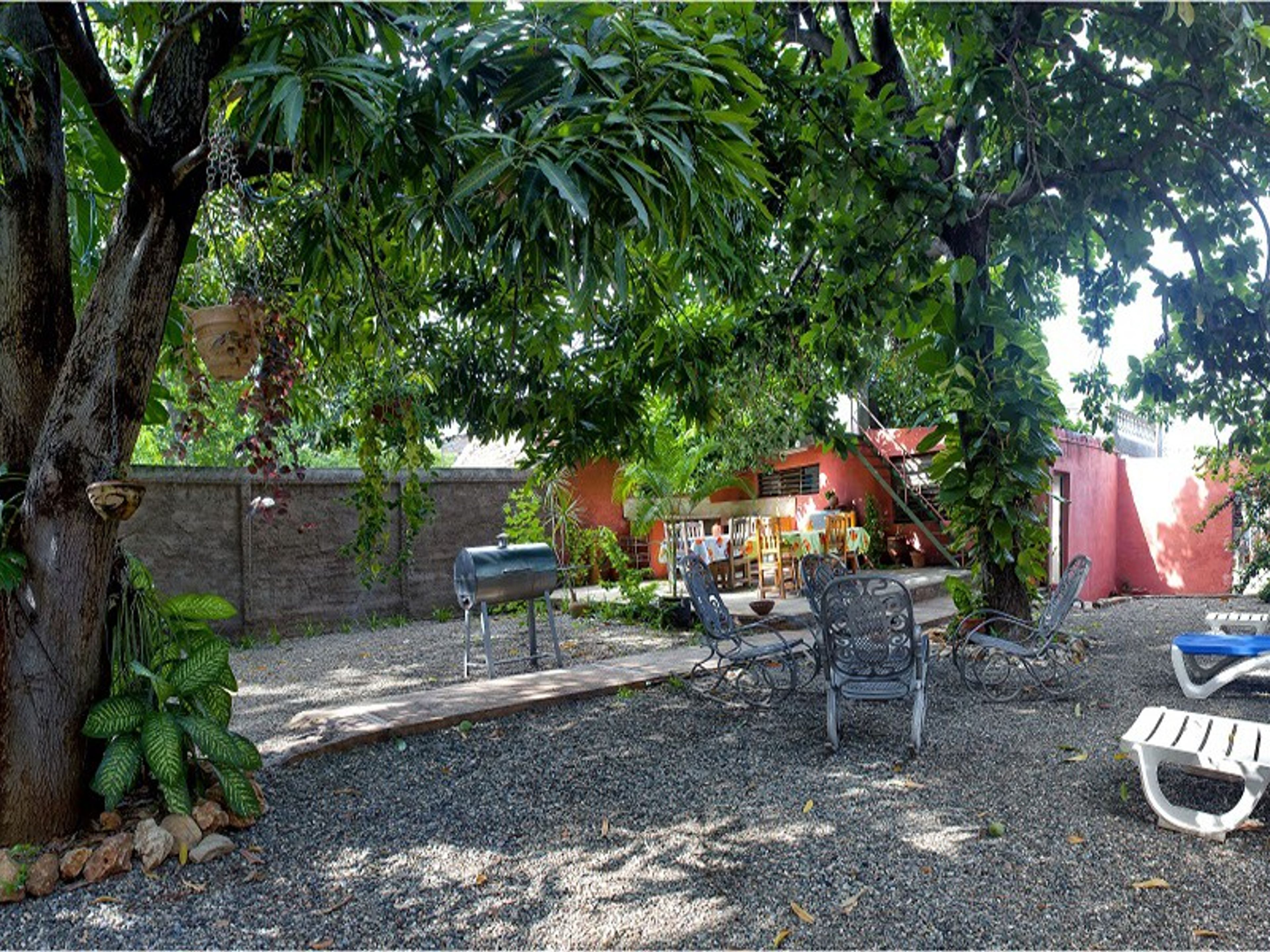 Hostal Dr. Alexis y Dra. Lisdey, PEDRO ZERQUERA (Aguacate), No. 172House's inside patio view