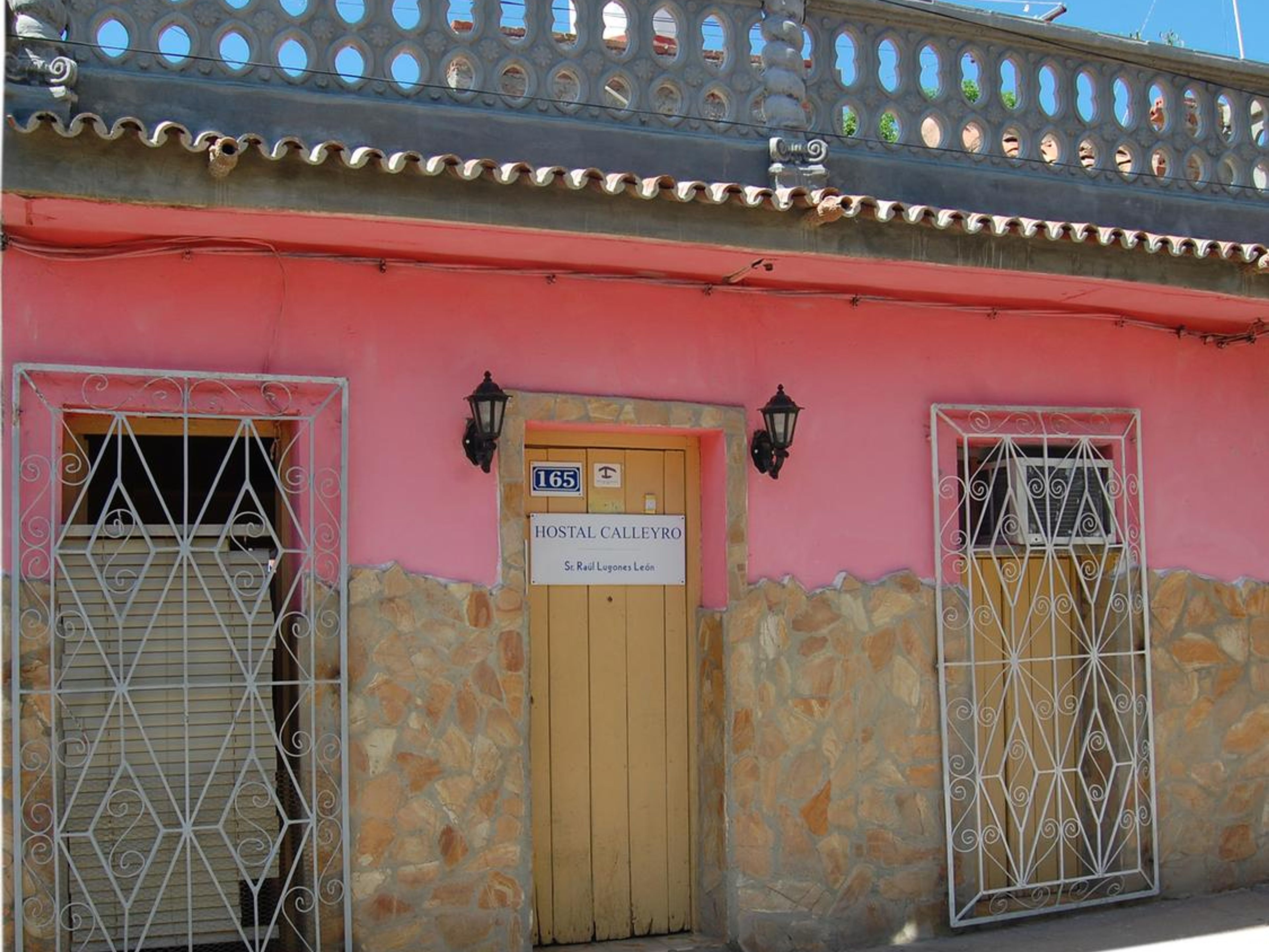 Casa Calleyro, SANTIAGO ESCOBAR (Olvido), No. 165
