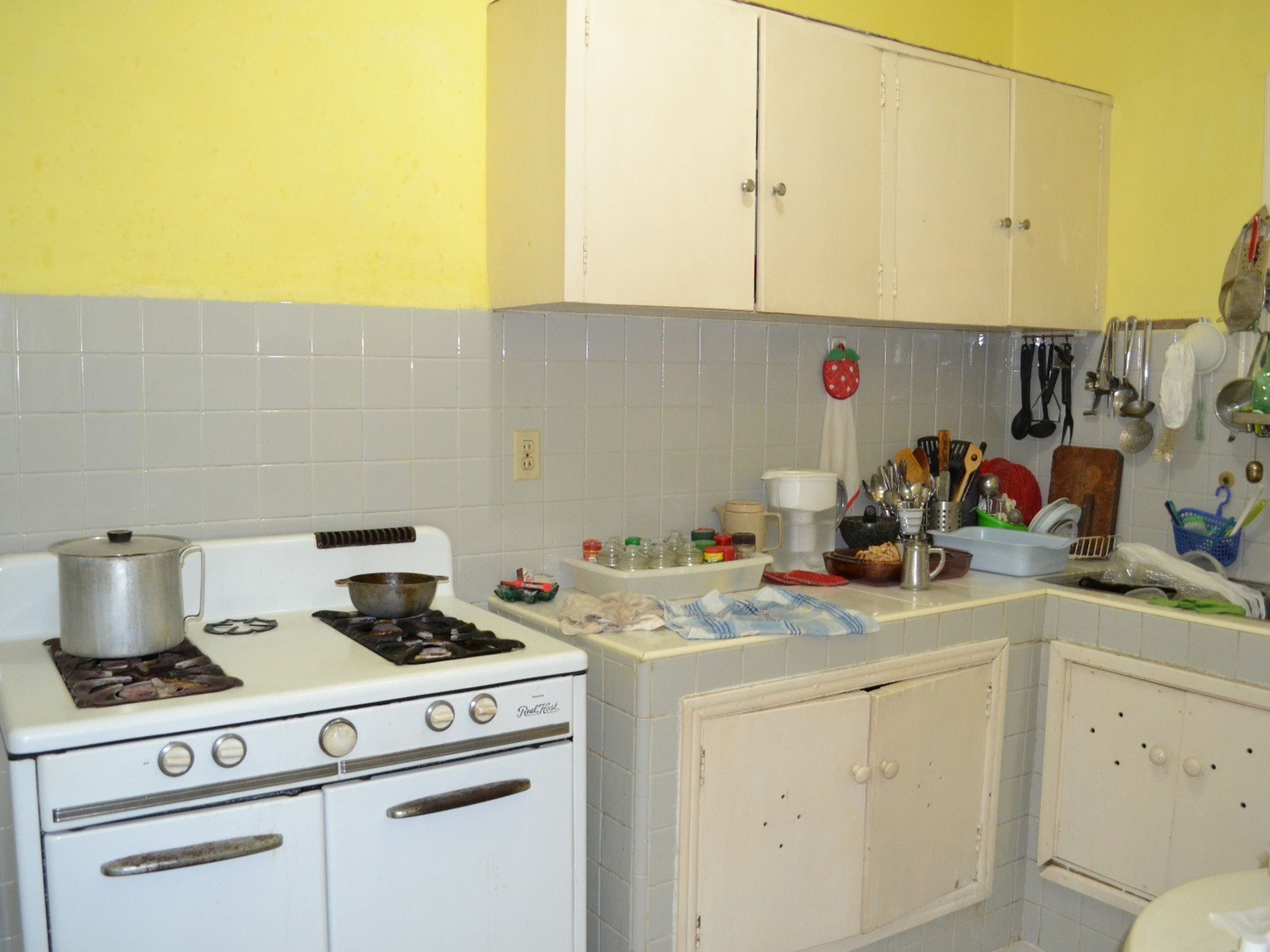 Casa Oneida, CALLE F, No. 24House kitchen view
