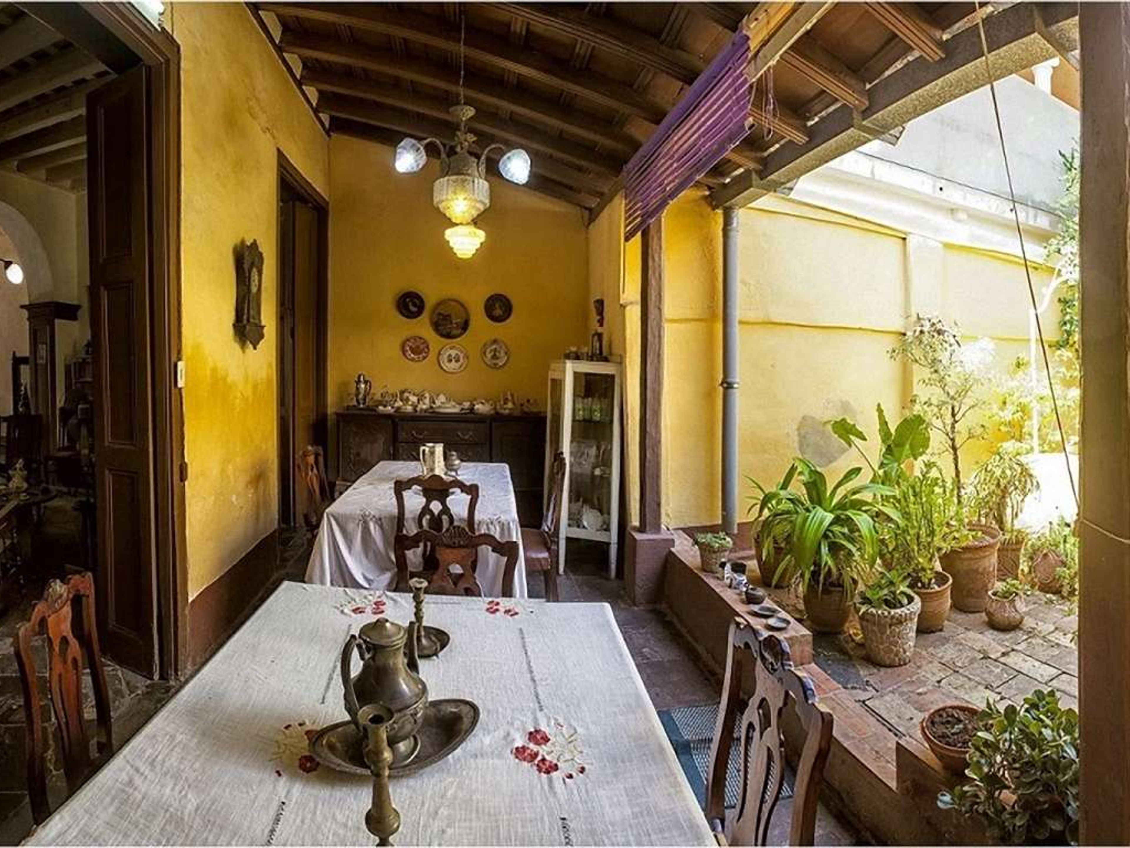 Hostal Casa Ayala, ANTONIO MACEO (Gutiérrez), No. 526 - House terrace view