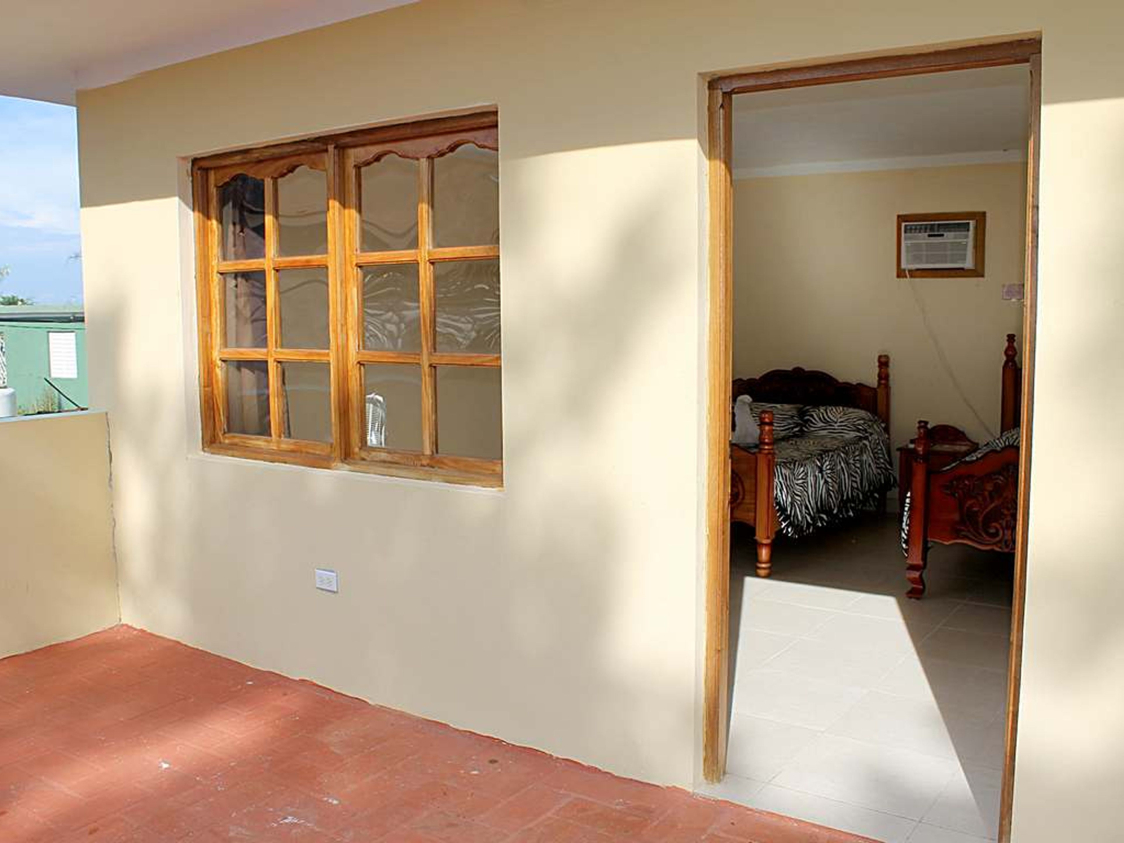 Hostal La Maison B&B, JOSÉ ANTONIO ECHEVARRÍA (Buen Retiro), No. 283Room 1 entrance