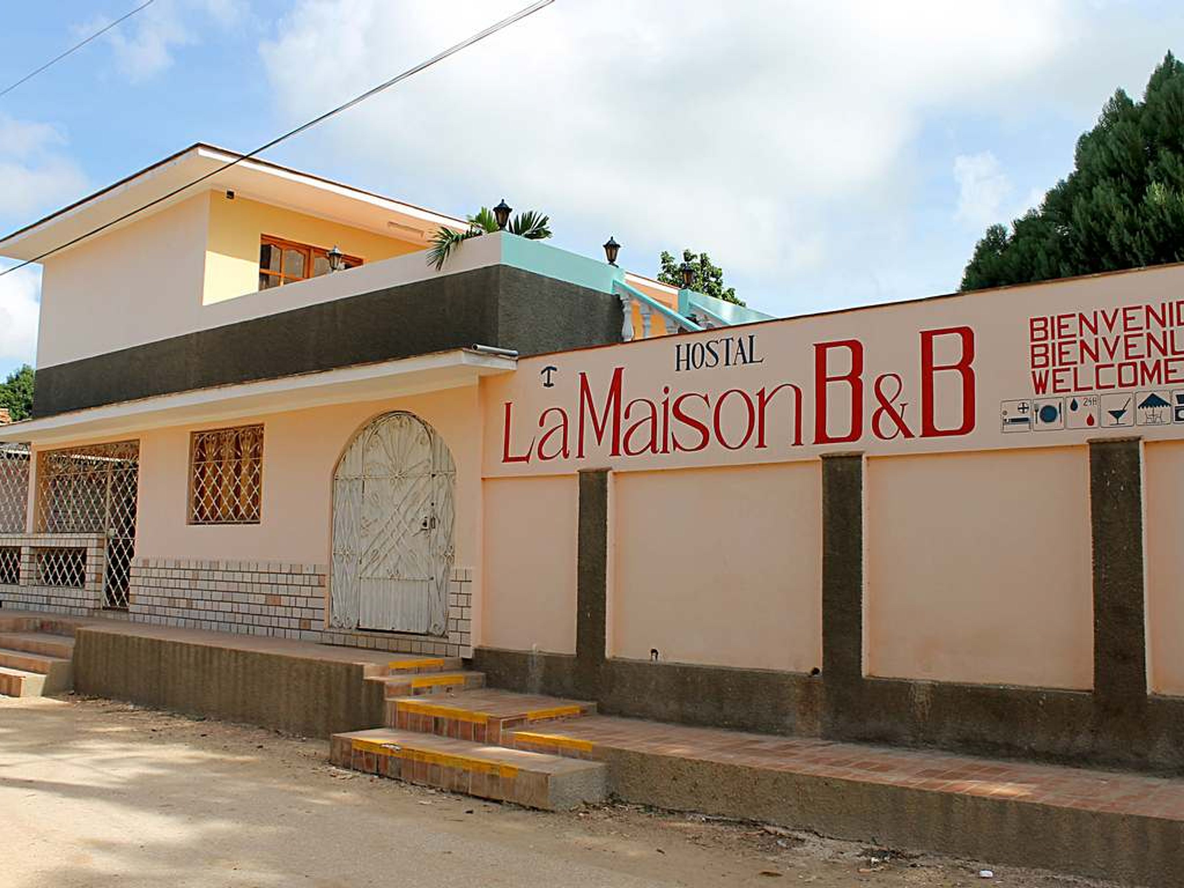Hostal La Maison B&B, JOSÉ ANTONIO ECHEVARRÍA (Buen Retiro), No. 283