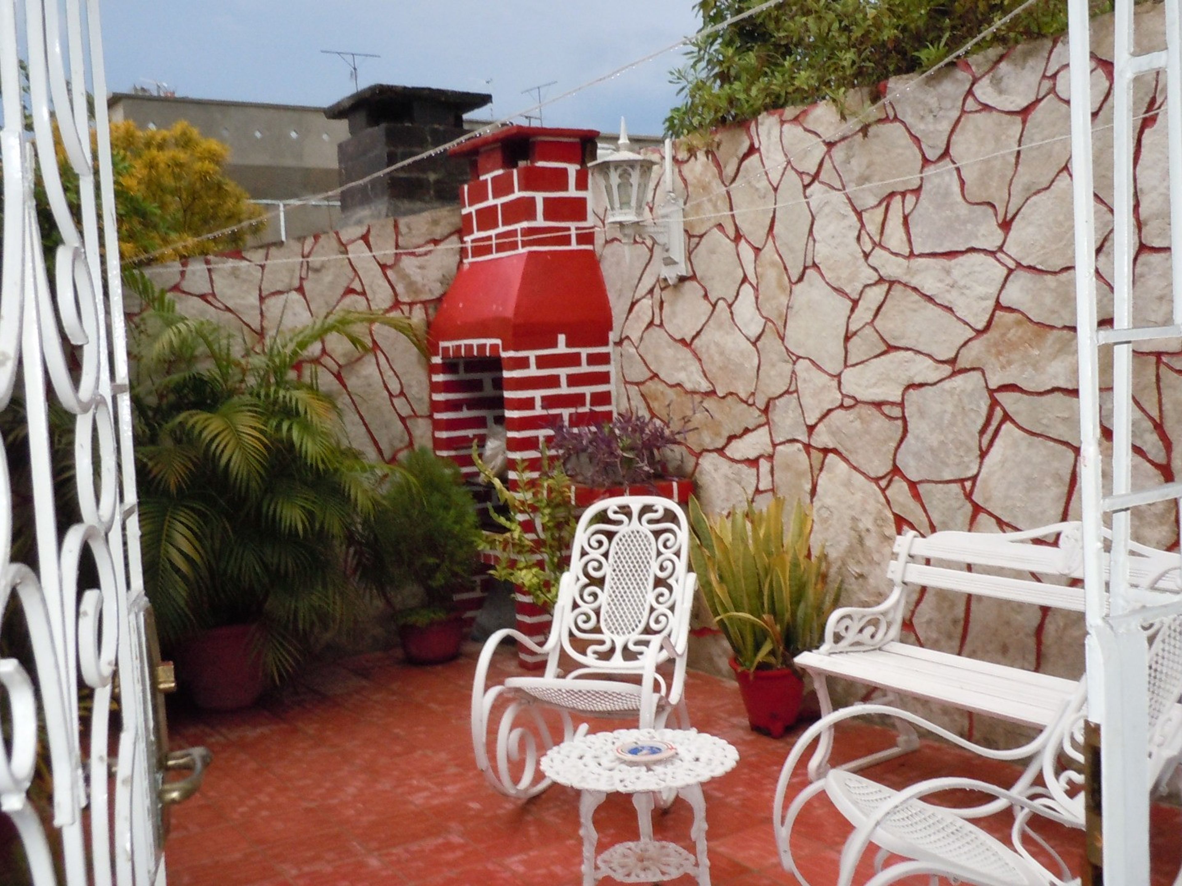 Casa Yodalis, RASTRO, No. 37Inside patio view