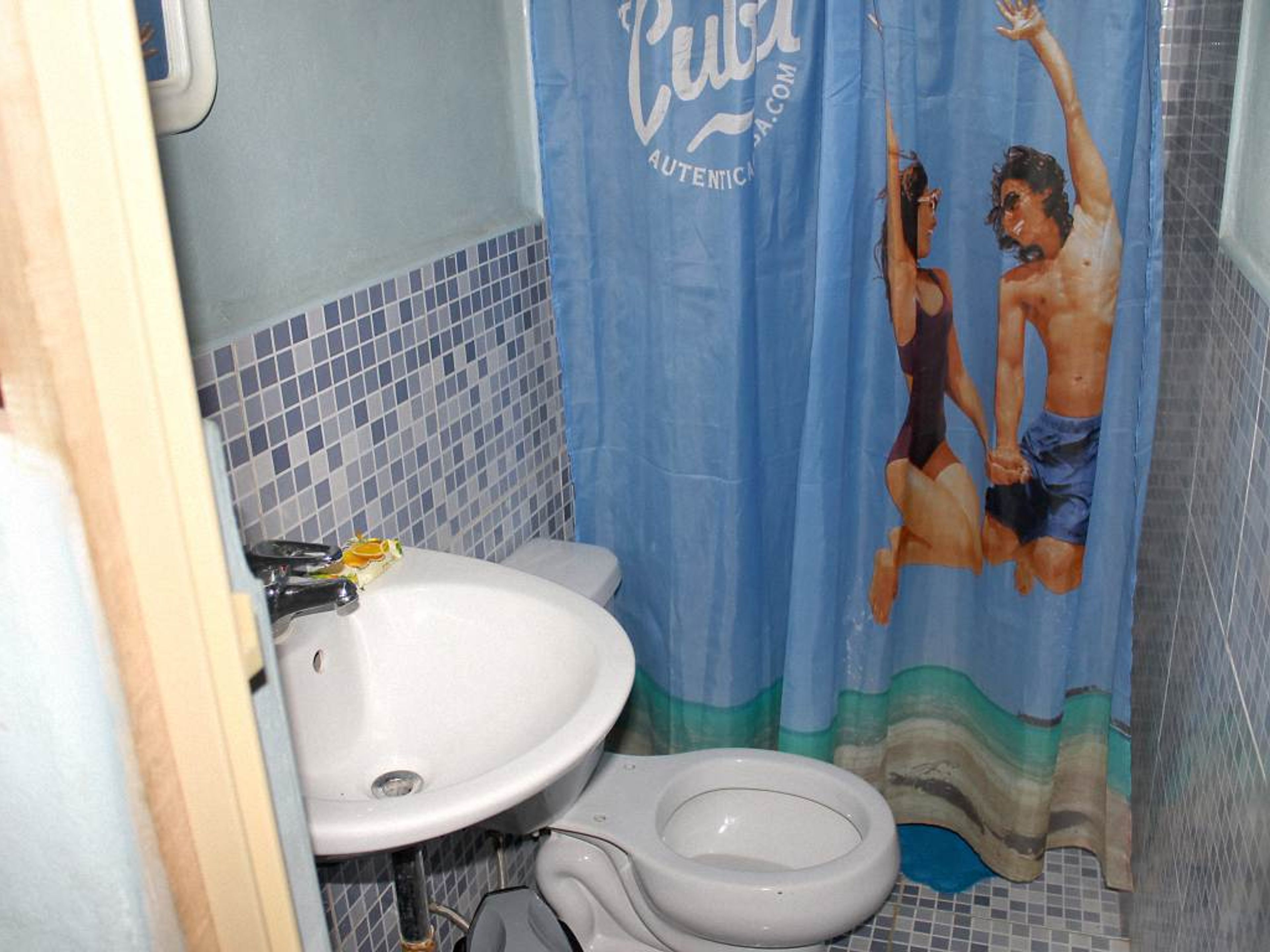 Hostal Fontiarc, SIMÓN BOLIVAR (Desengaño), No. 420Bathroom's view