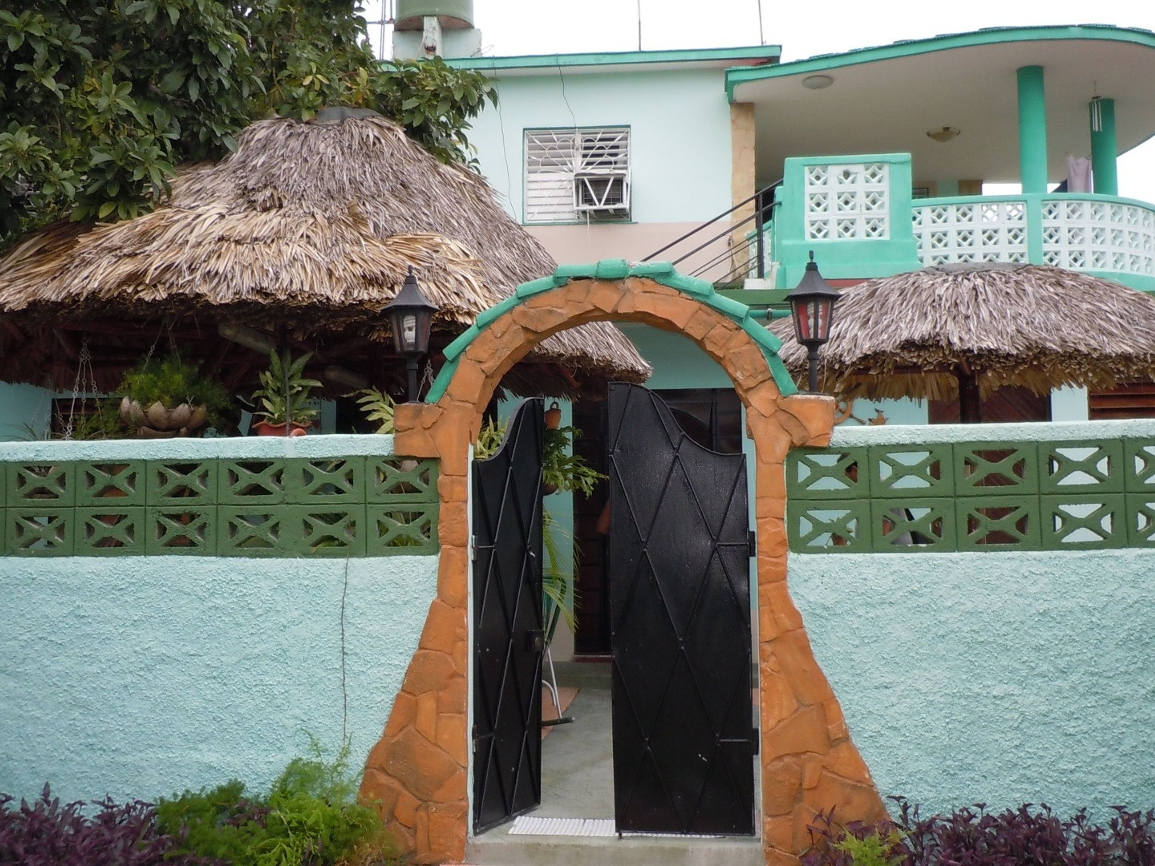 Casa Betty y Jorge, CALLE 31, No. 108-A