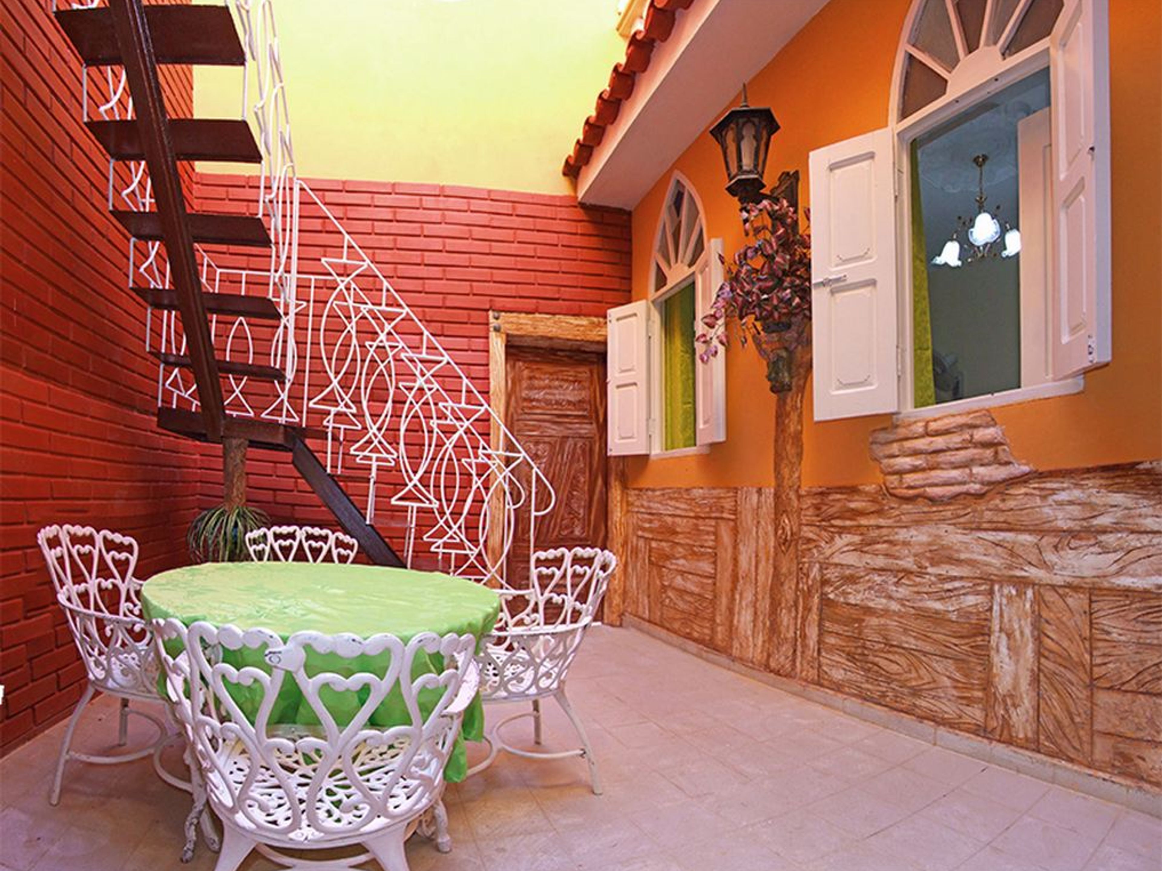 Hostal El Lirio, ABEL SANTAMARÍA (Lirio Blanco), No.171House's patio view
