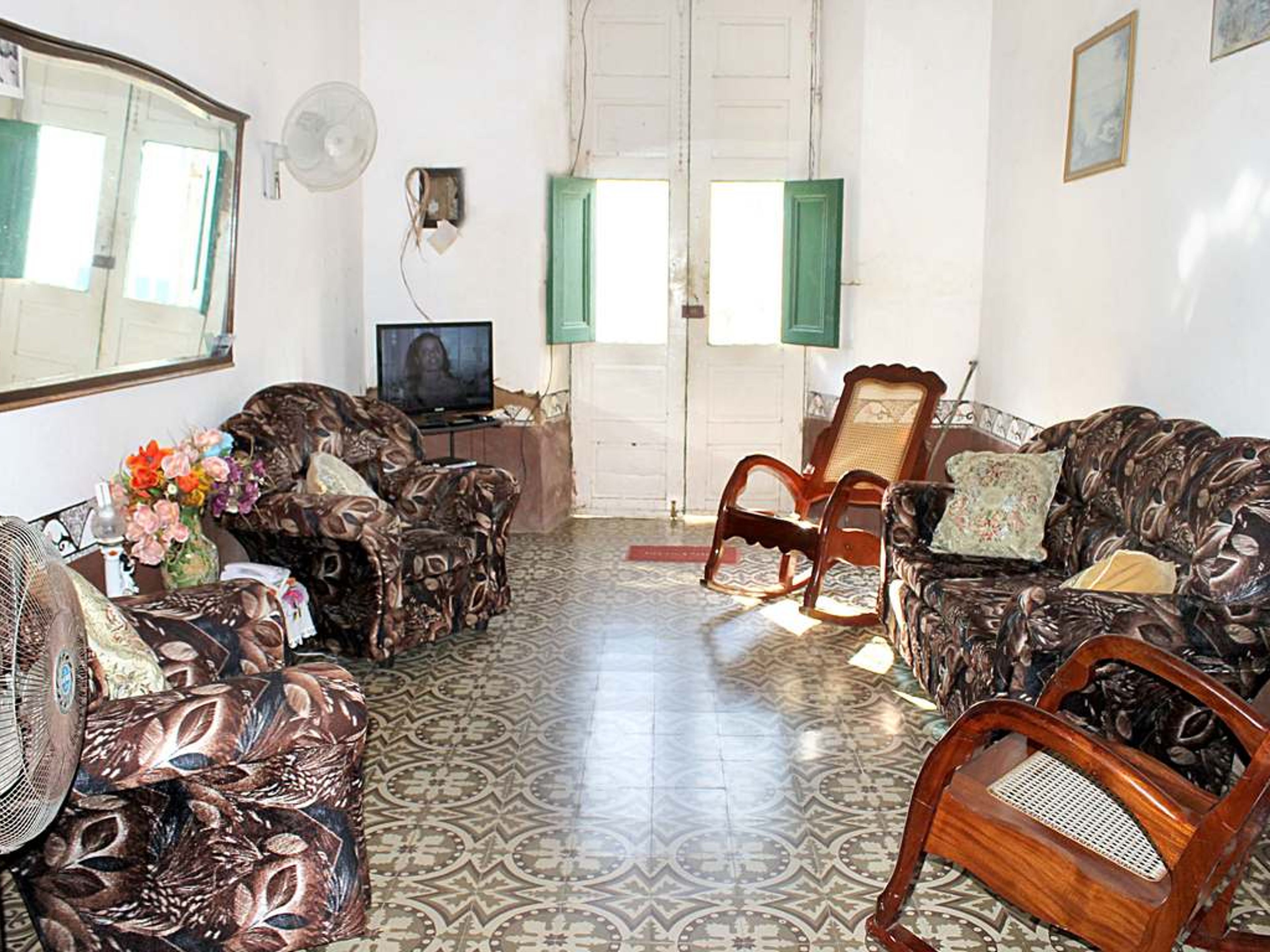 Hostal Las Terrazas de Isabel y Eusebio, JESÚS MENÉNDEZ (Alameda) No. 106House's living room