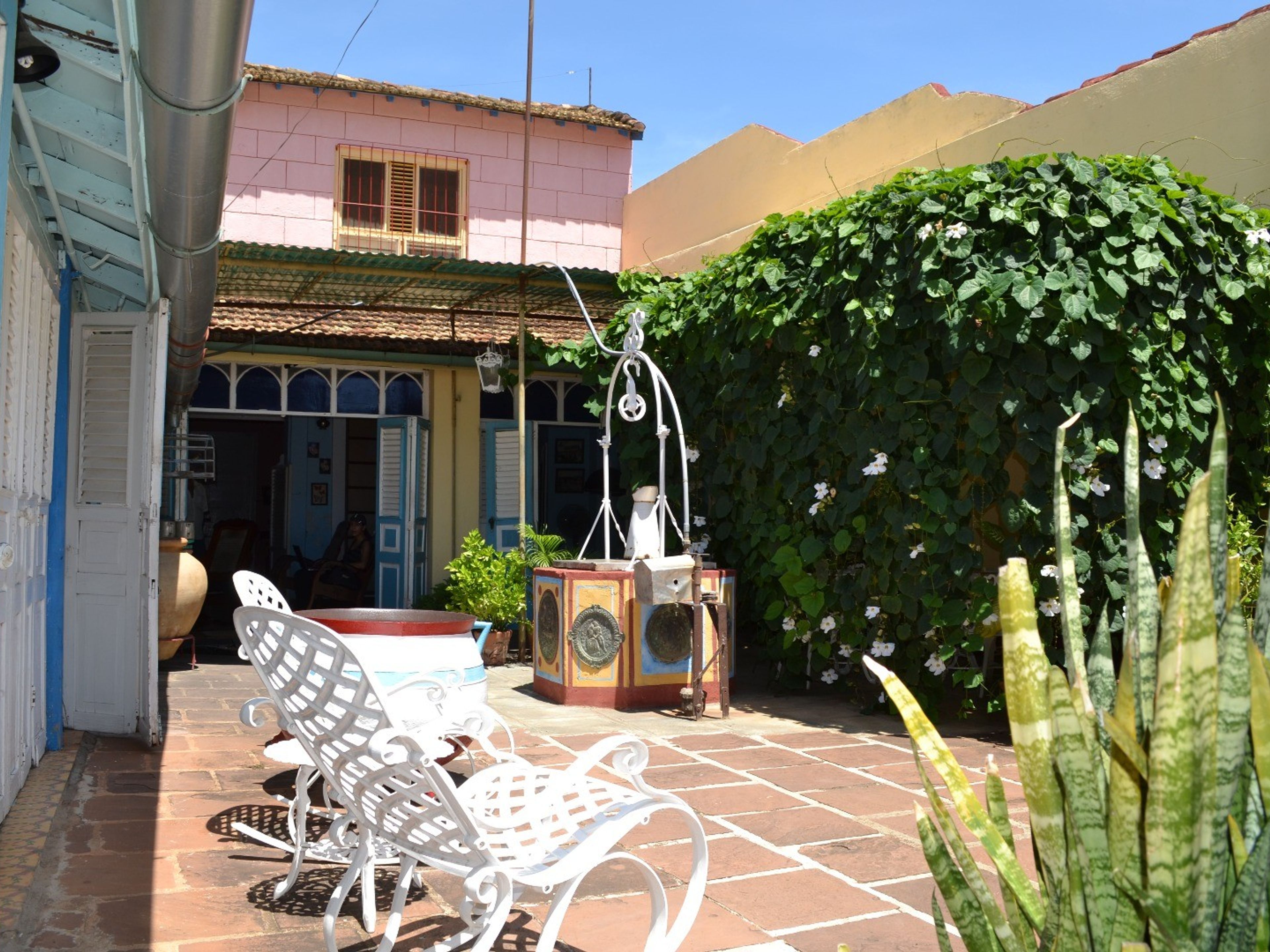 Casa Santana, MACEO (Gutiérrez), No. 425Inside patio view