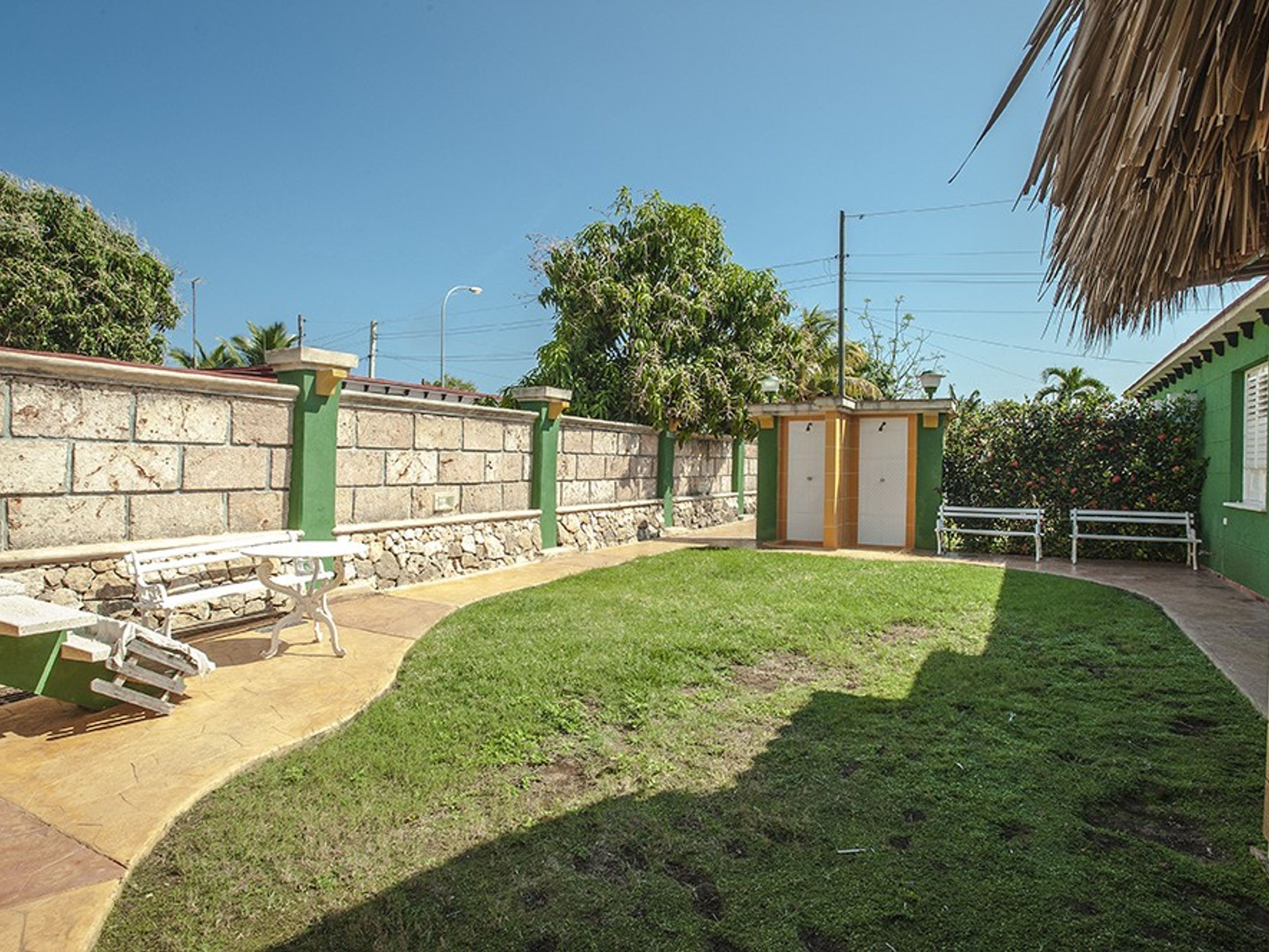 Hostal Daisy's, CALLE 58, No. 2010Inside patio view