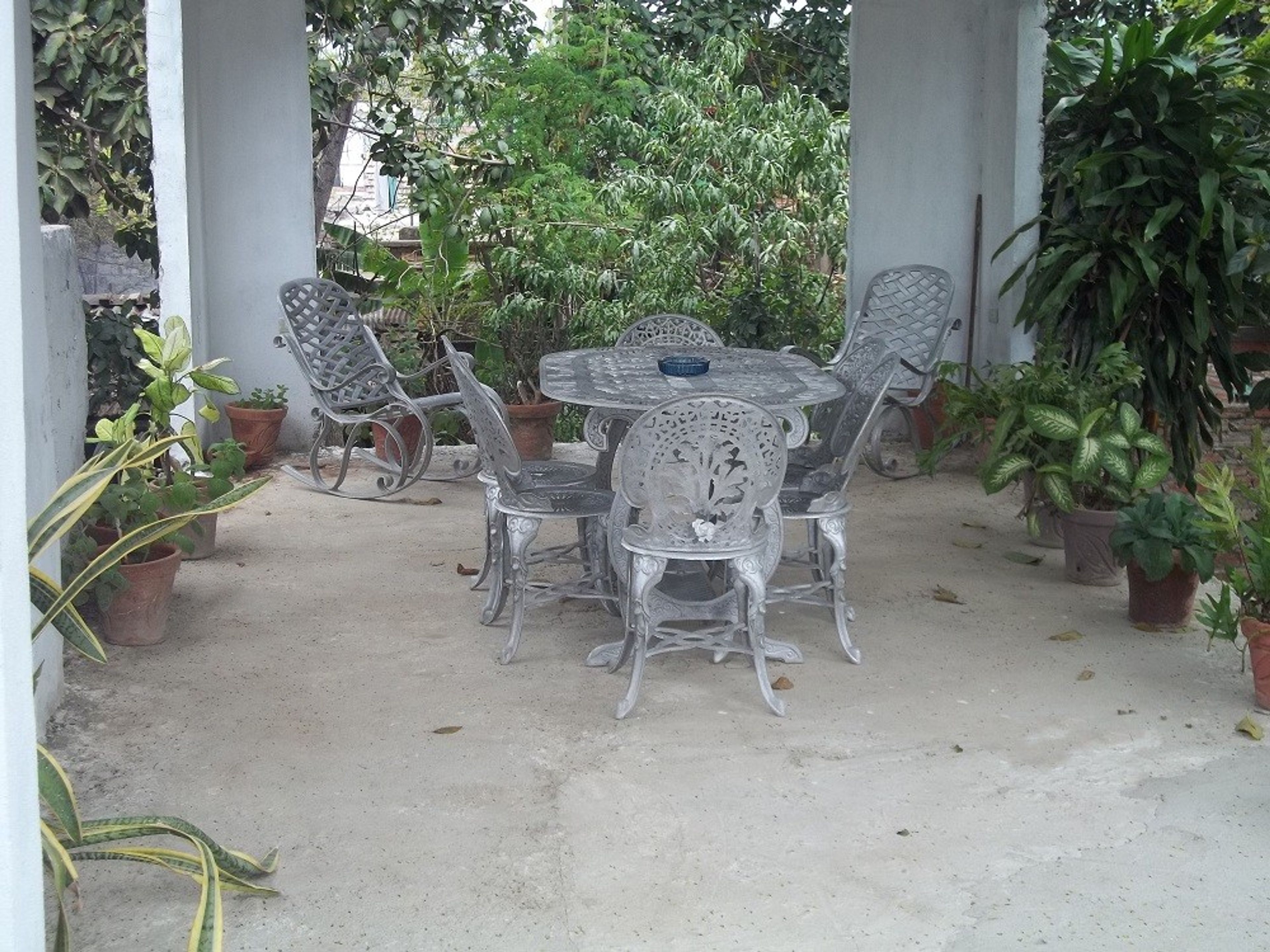 Hostal Cabriales, MERCEDES (Antonio Guiteras) No. 163House's terrace view