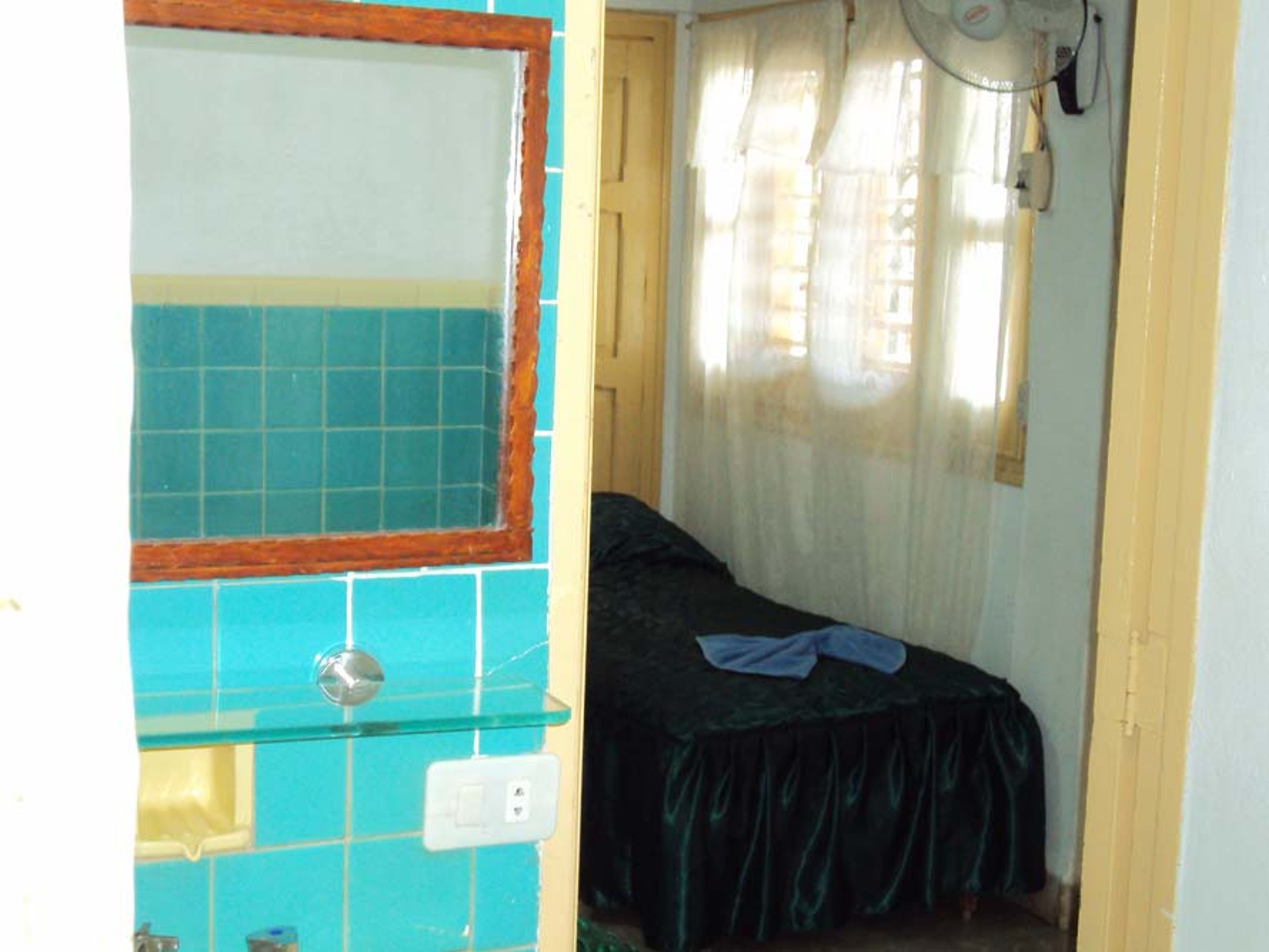 Hostal El Balcón, JOSÉ ANTONIO PEÑA No.20 A - Room's details