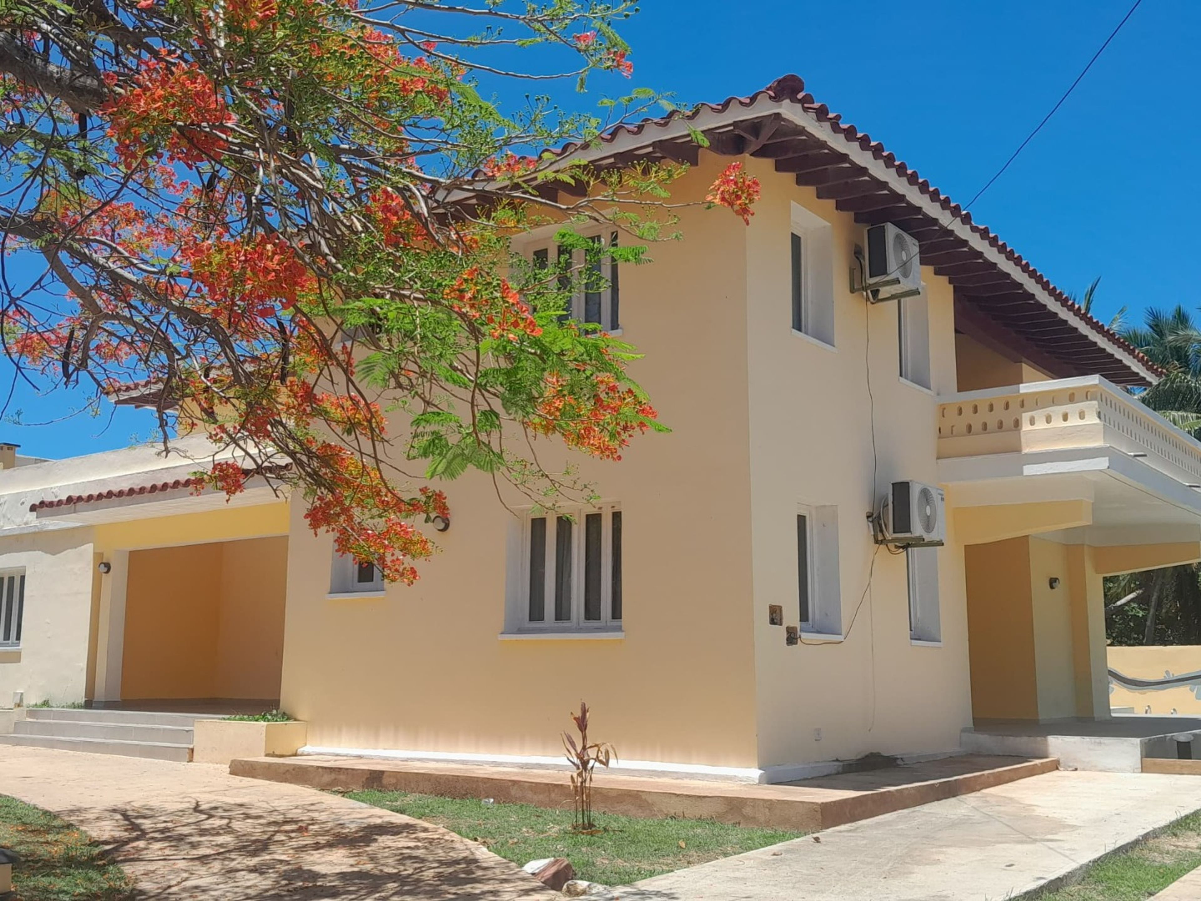 Casa 437 Acuazul, Calle 14null