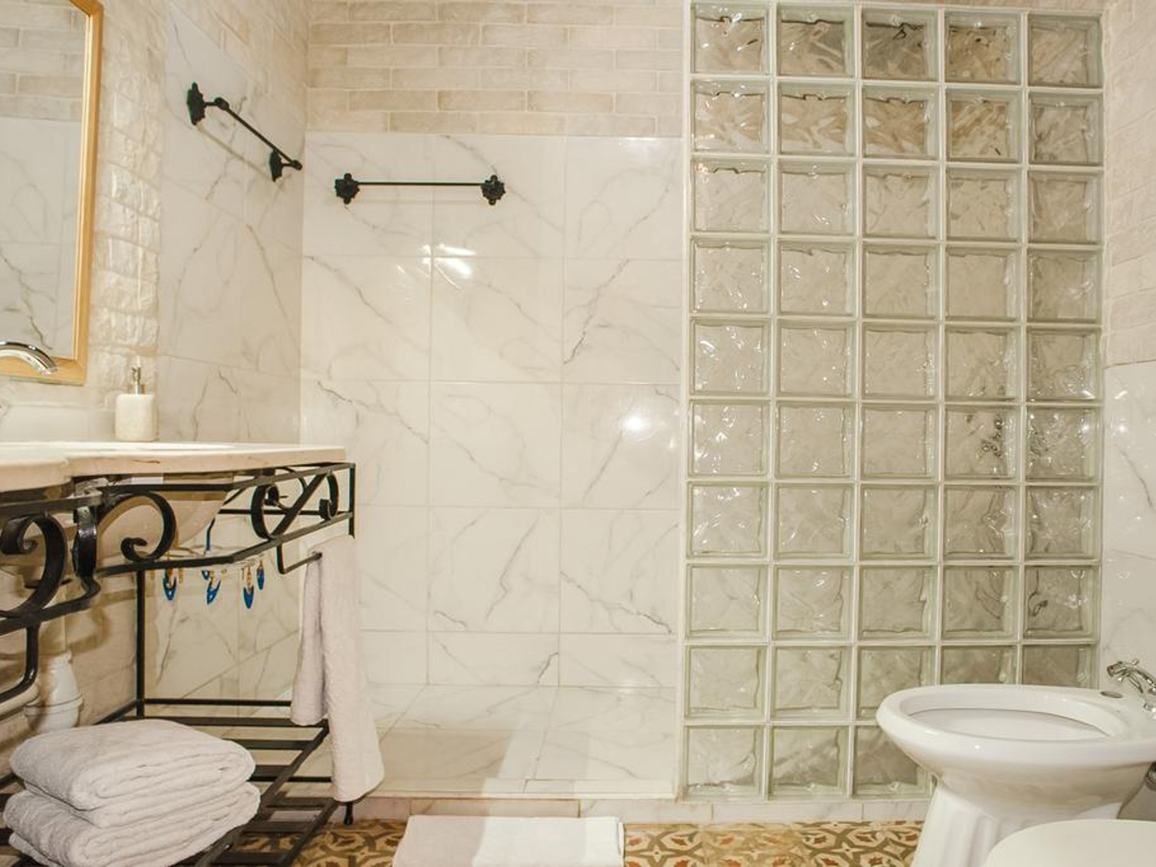 Sueño Cubano-Luxury Hostal Boutique, SANTA CLARA, No. 66Bathroom´s view