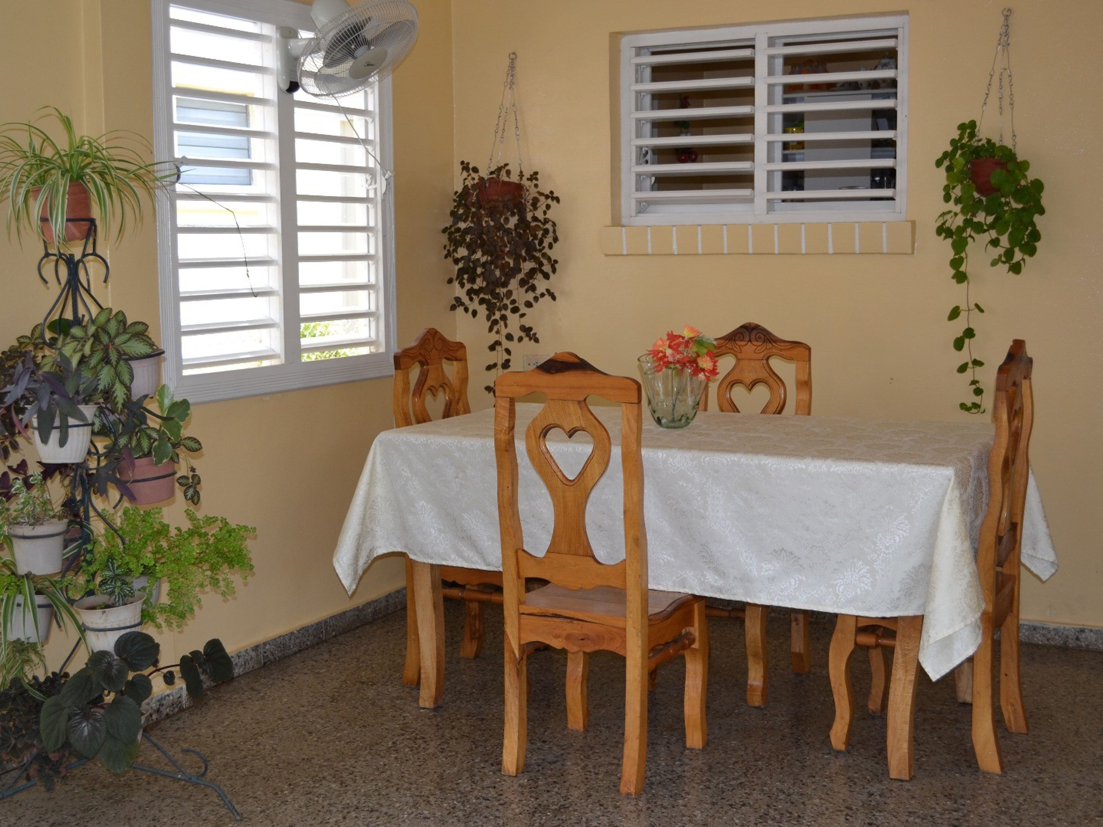 Casa Magdiel y Maidalys, RAFAEL TREJO, No. 165House dinning room