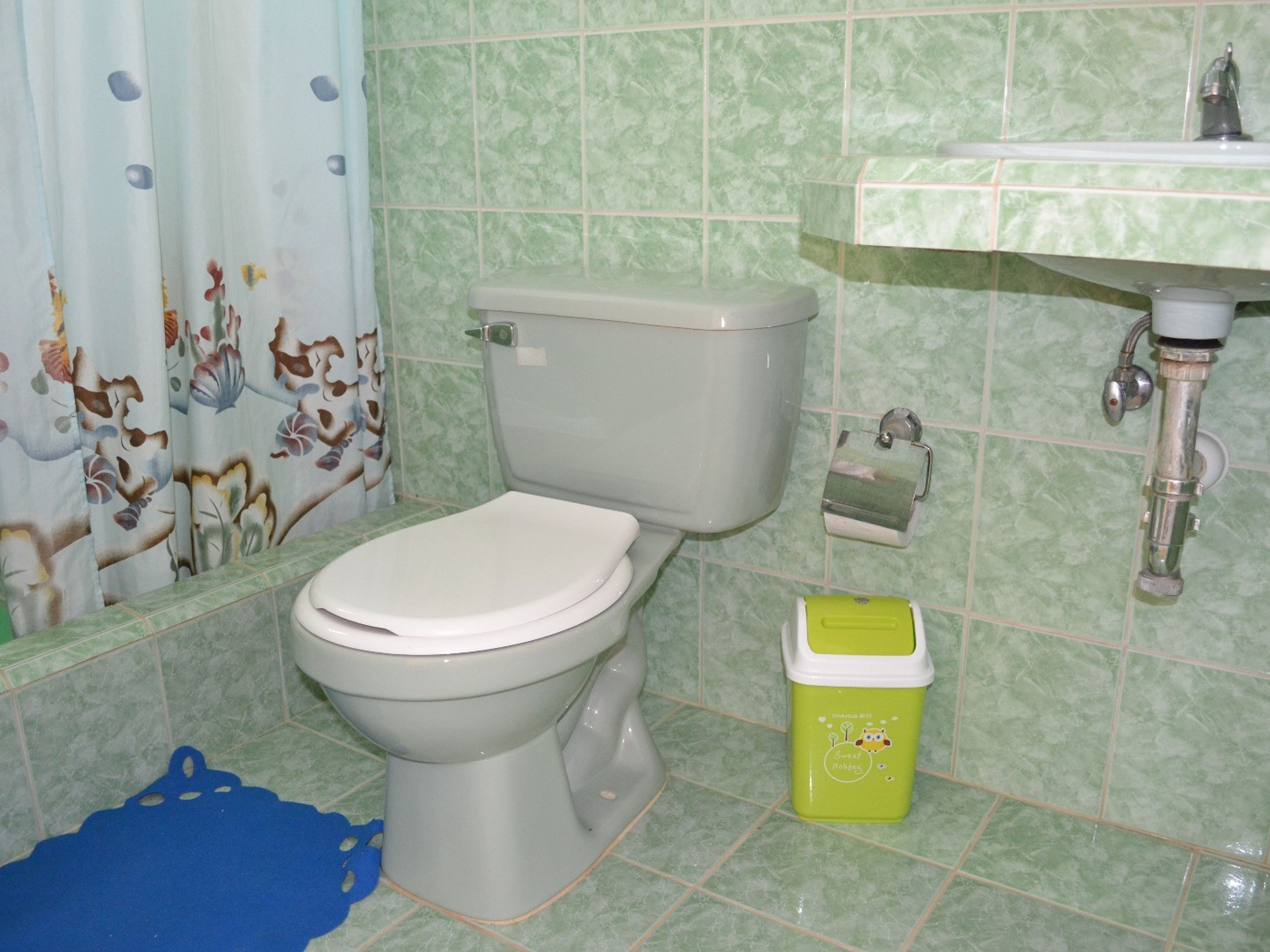 Casa Magdiel y Maidalys, RAFAEL TREJO, No. 165Bathroom view
