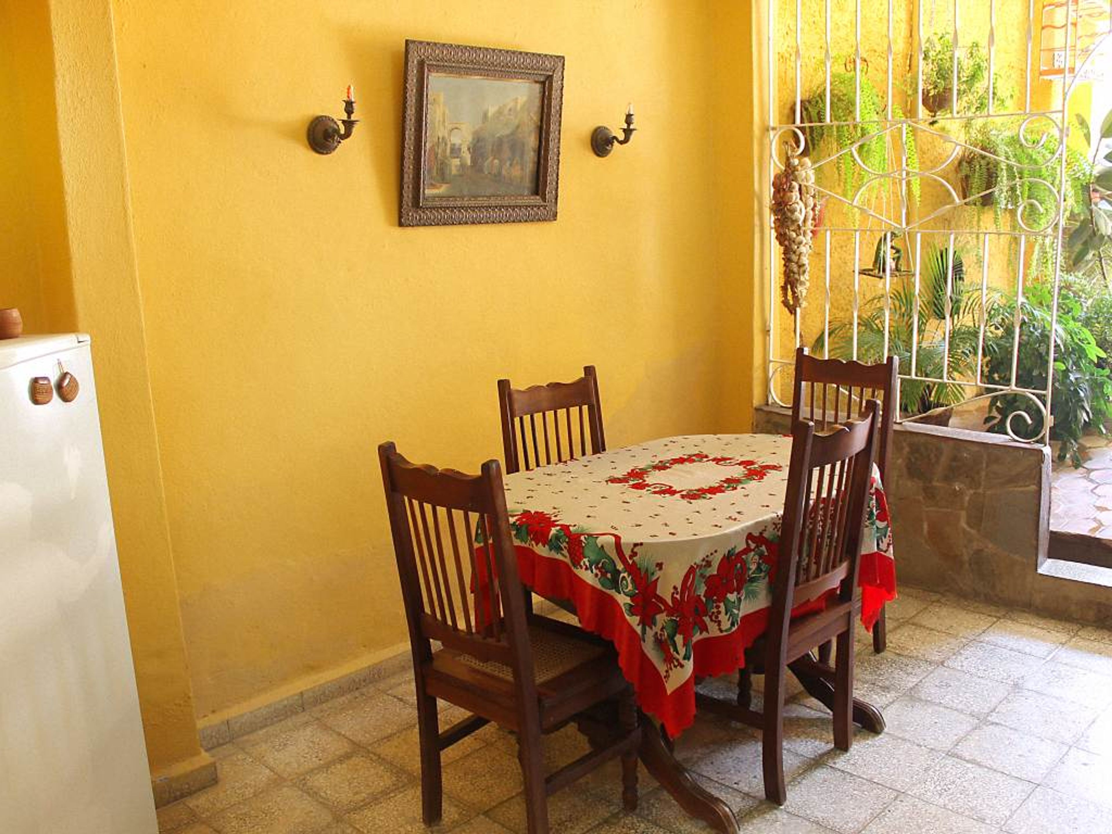 Hostal Los Relojes, MEDIA LUNA (Ernesto Valdés Muñoz), No. 17House's dinning room