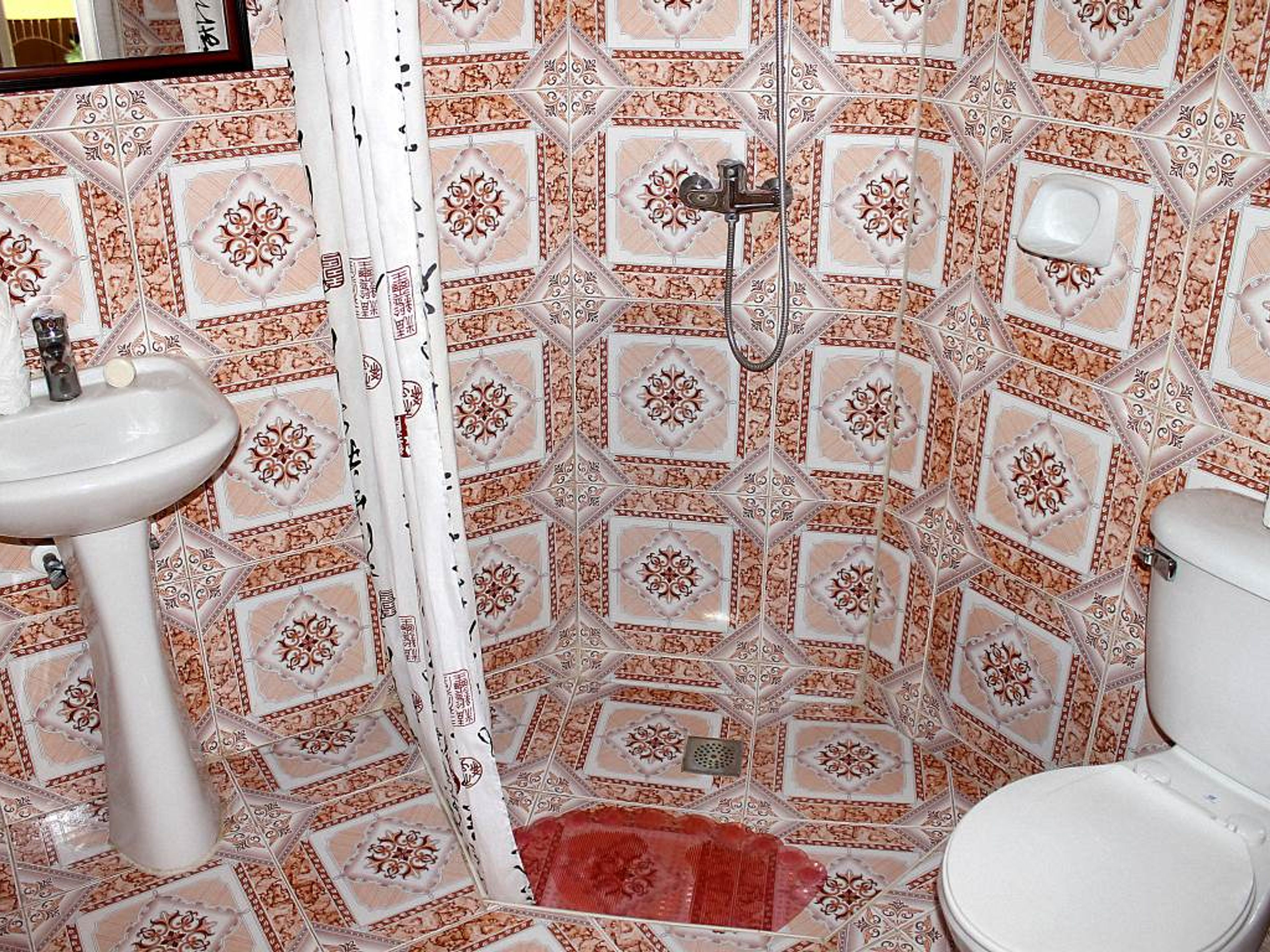 Hostal Los Relojes, MEDIA LUNA (Ernesto Valdés Muñoz), No. 17Bathroom's view