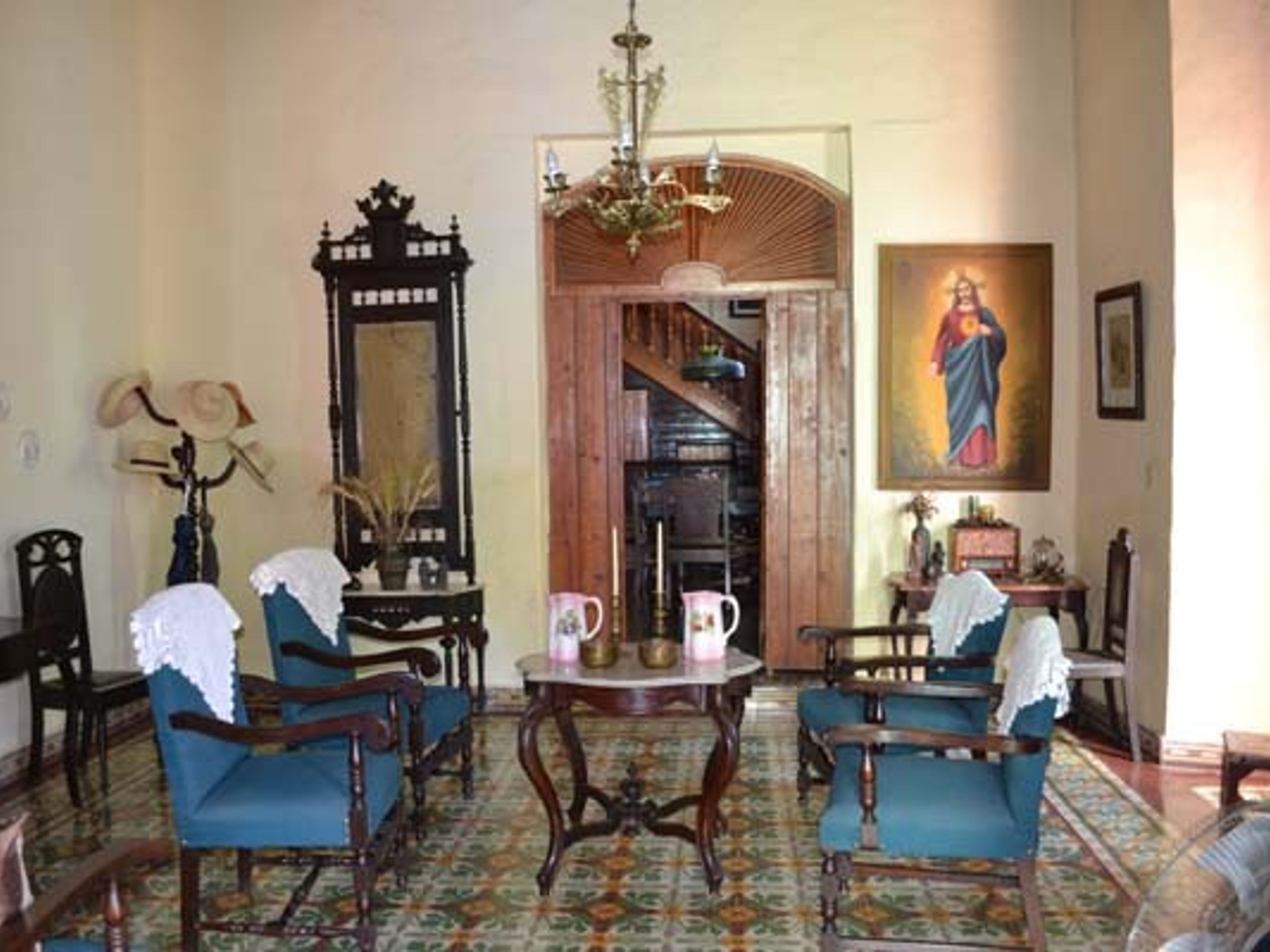 Casa Rogelio Inchauspi Bastida, SIMÓN BOLÍVAR (Desengaño), No. 312House's living room