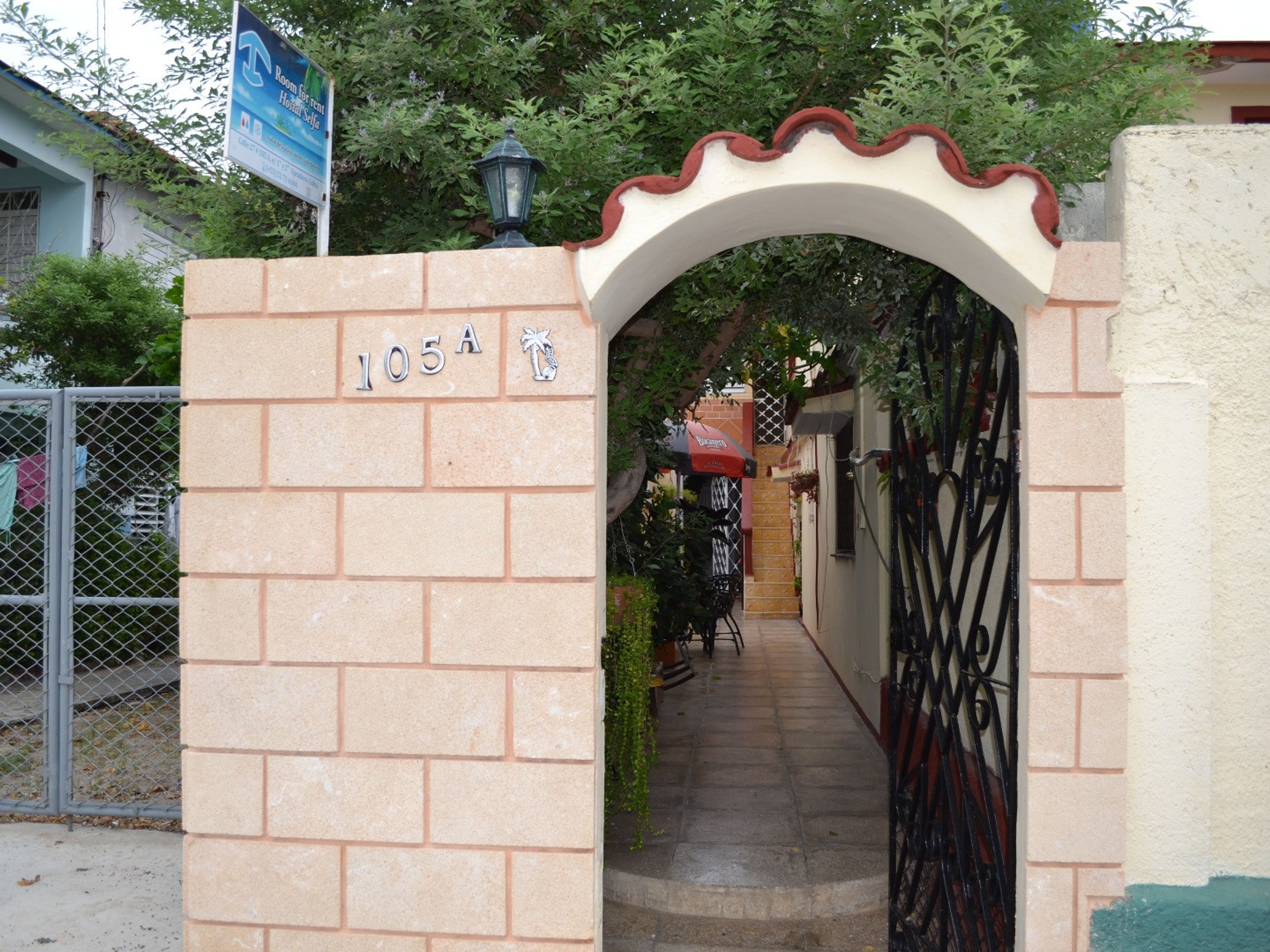 Hostal Selfa, CALLE 27, No. 105-A
