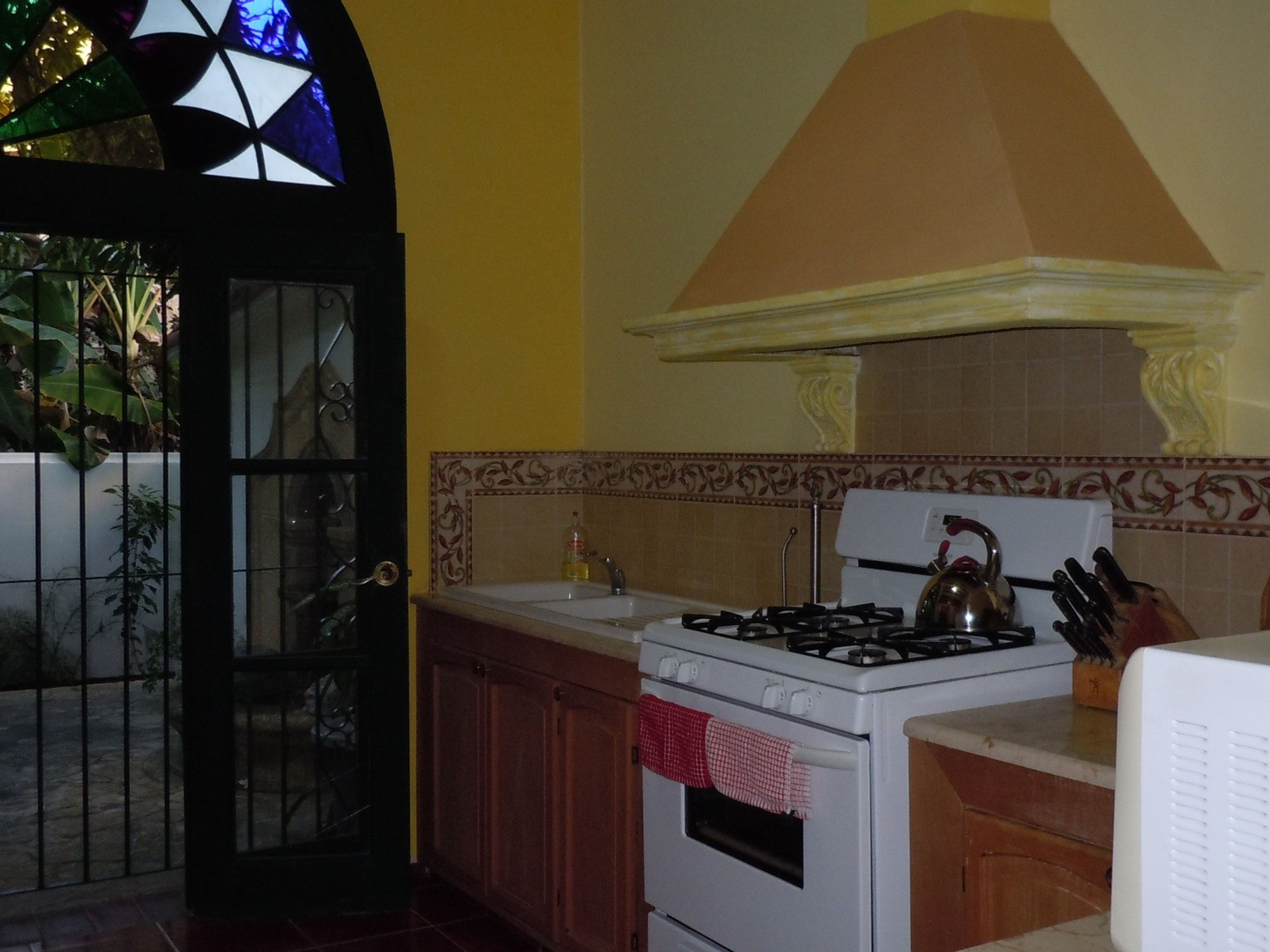 Casablanca, MORRO-CABAÑA No. 29House kitchen view