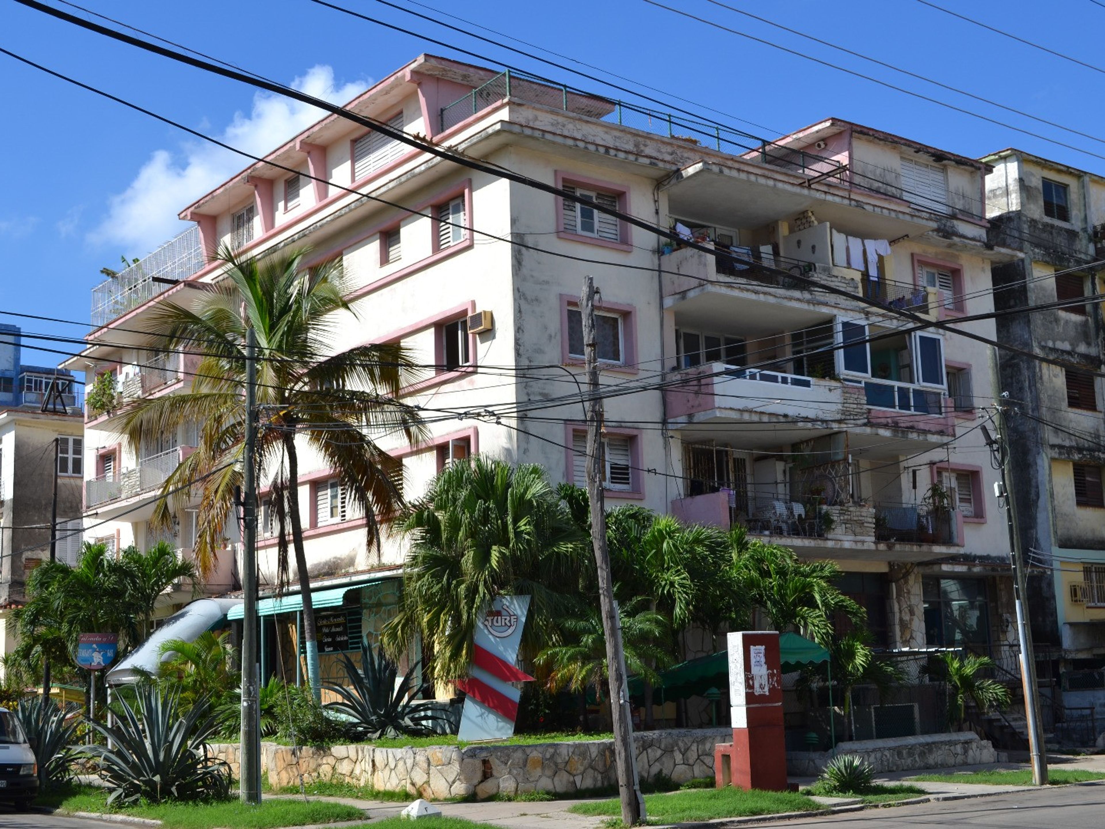 Casa Marta y Tamayo, CALZADA, No. 452
