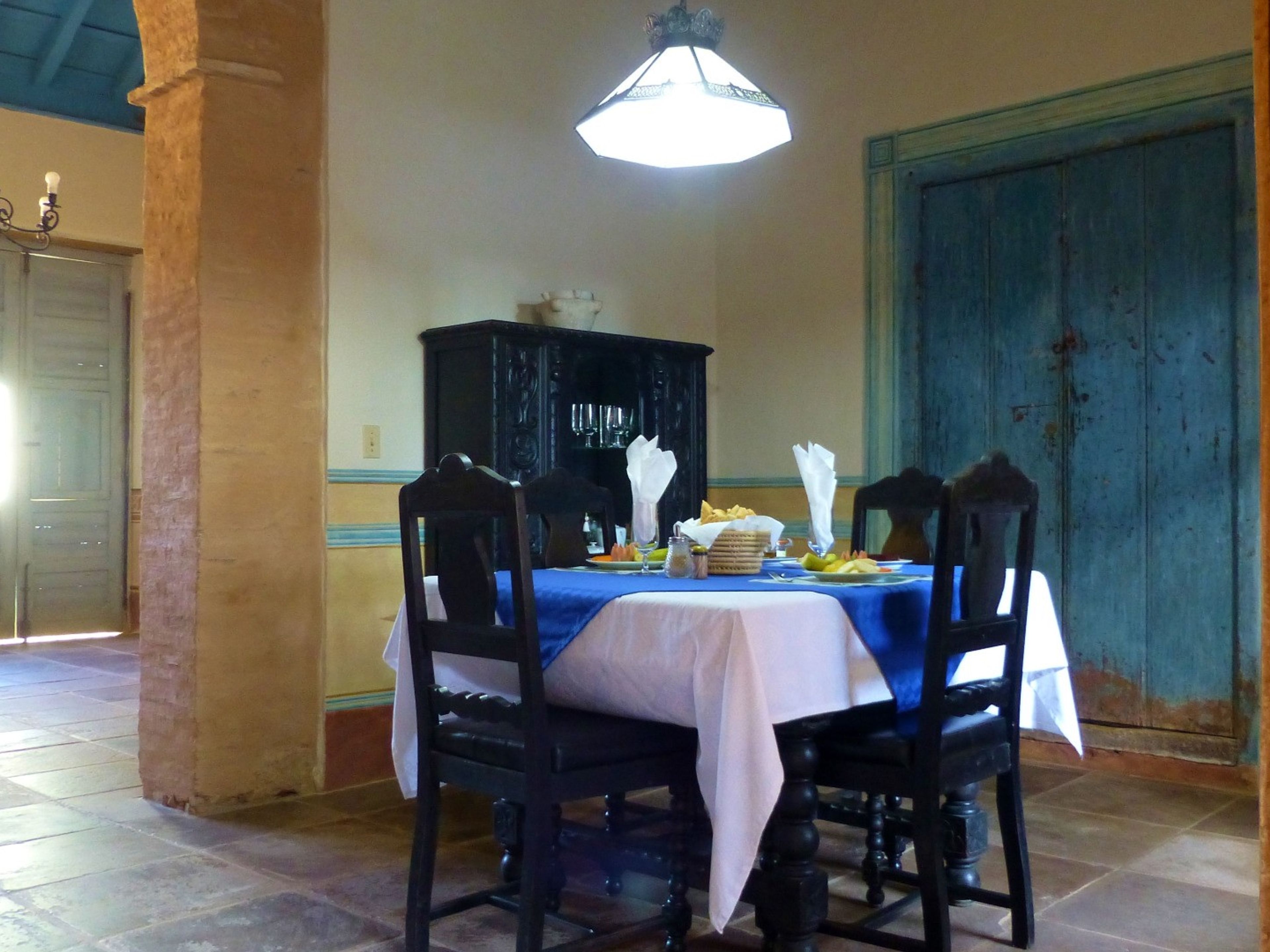 Casa Brisas de Alameda, JESÚS MENÉNDEZ (Alameda), No. 84House's dinning room