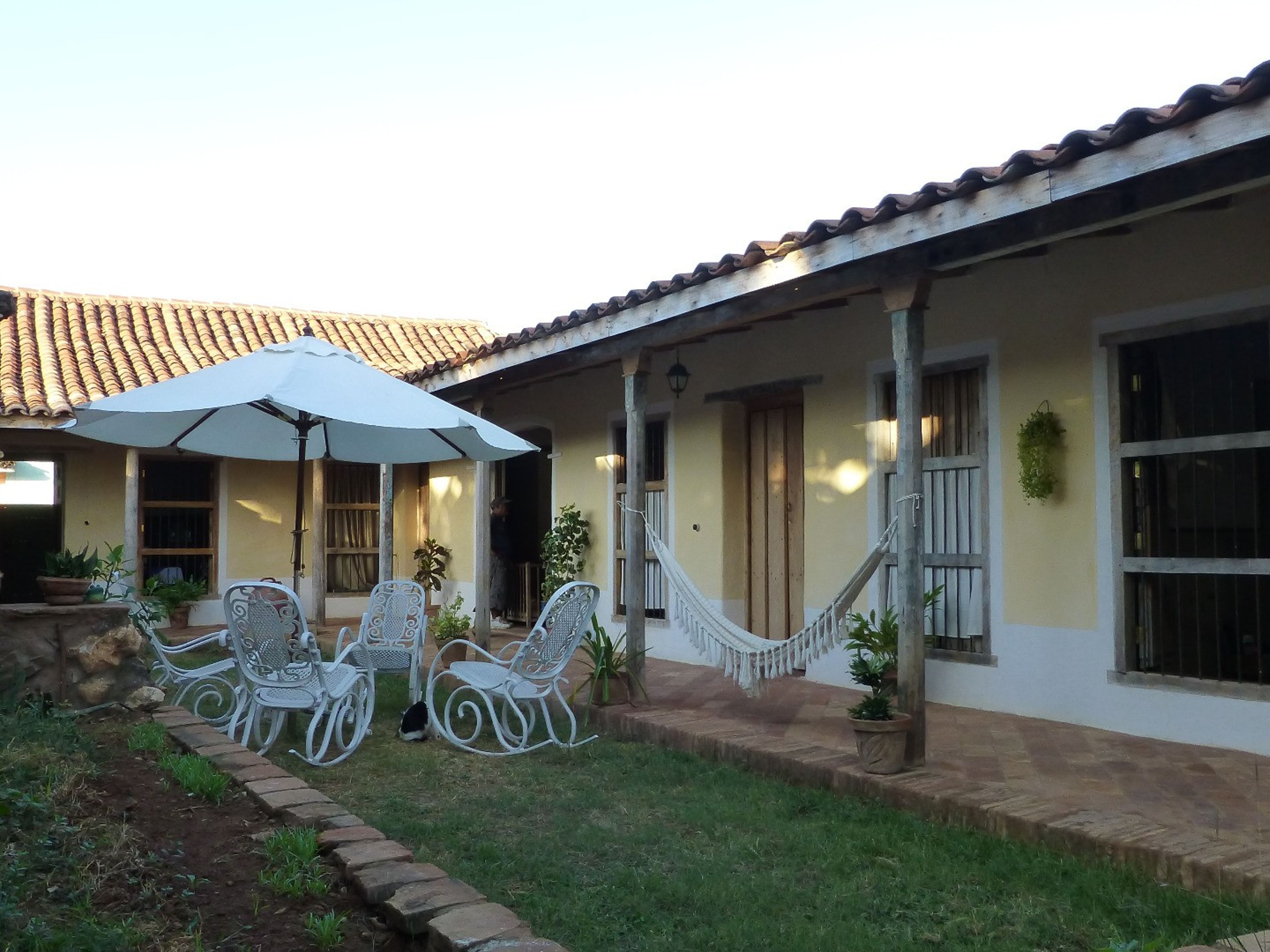 Casa Brisas de Alameda, JESÚS MENÉNDEZ (Alameda), No. 84House's inside patio view