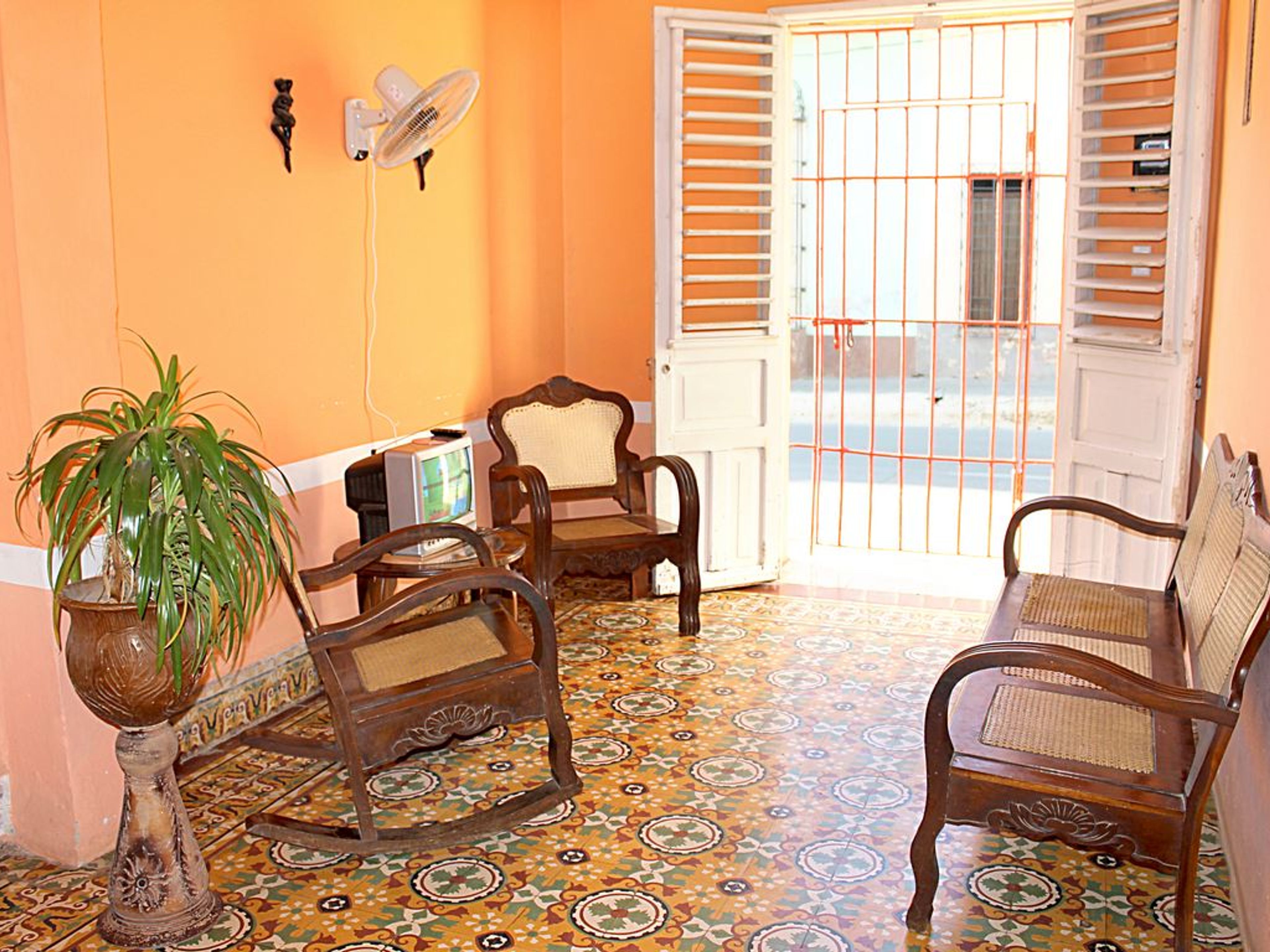 Hostal Casa Fairy, CAMILO CIENFUEGOS, (Santo Domingo), No. 182-AHouse's living room