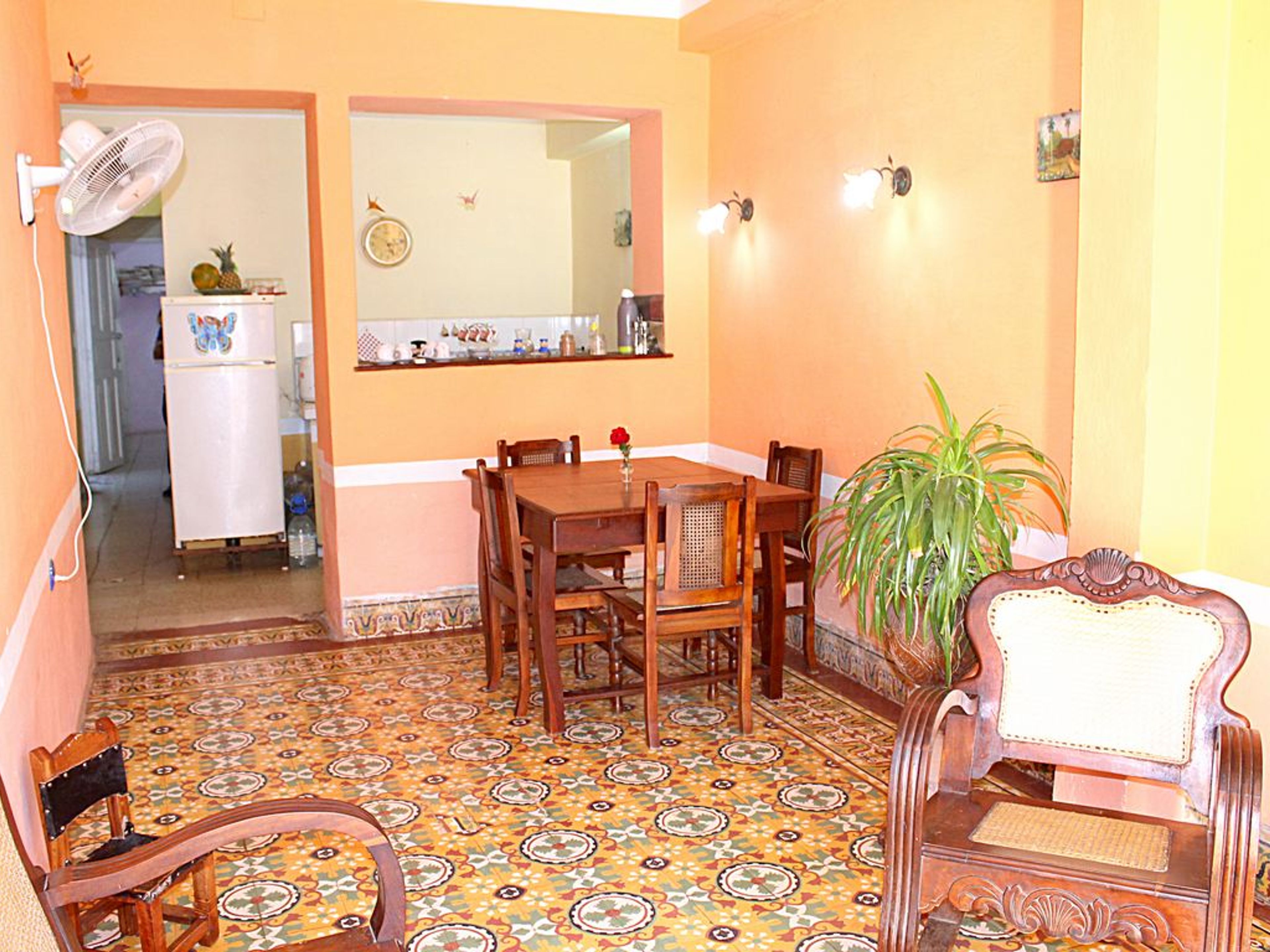 Hostal Casa Fairy, CAMILO CIENFUEGOS, (Santo Domingo), No. 182-AHouse's living and dinning room