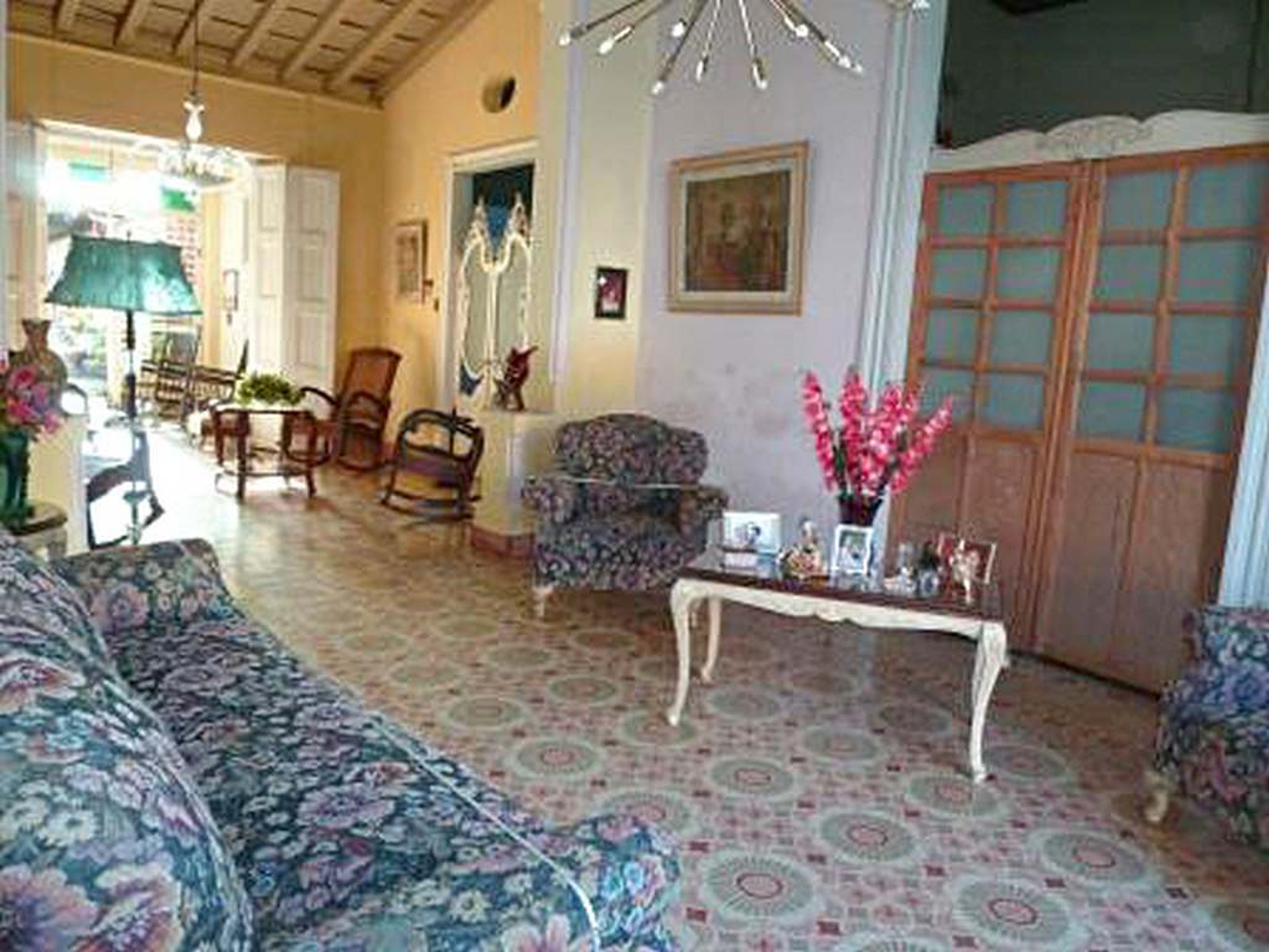 Casa Juani, JOSÉ MARTÍ (Jesús María) No.169House's living room