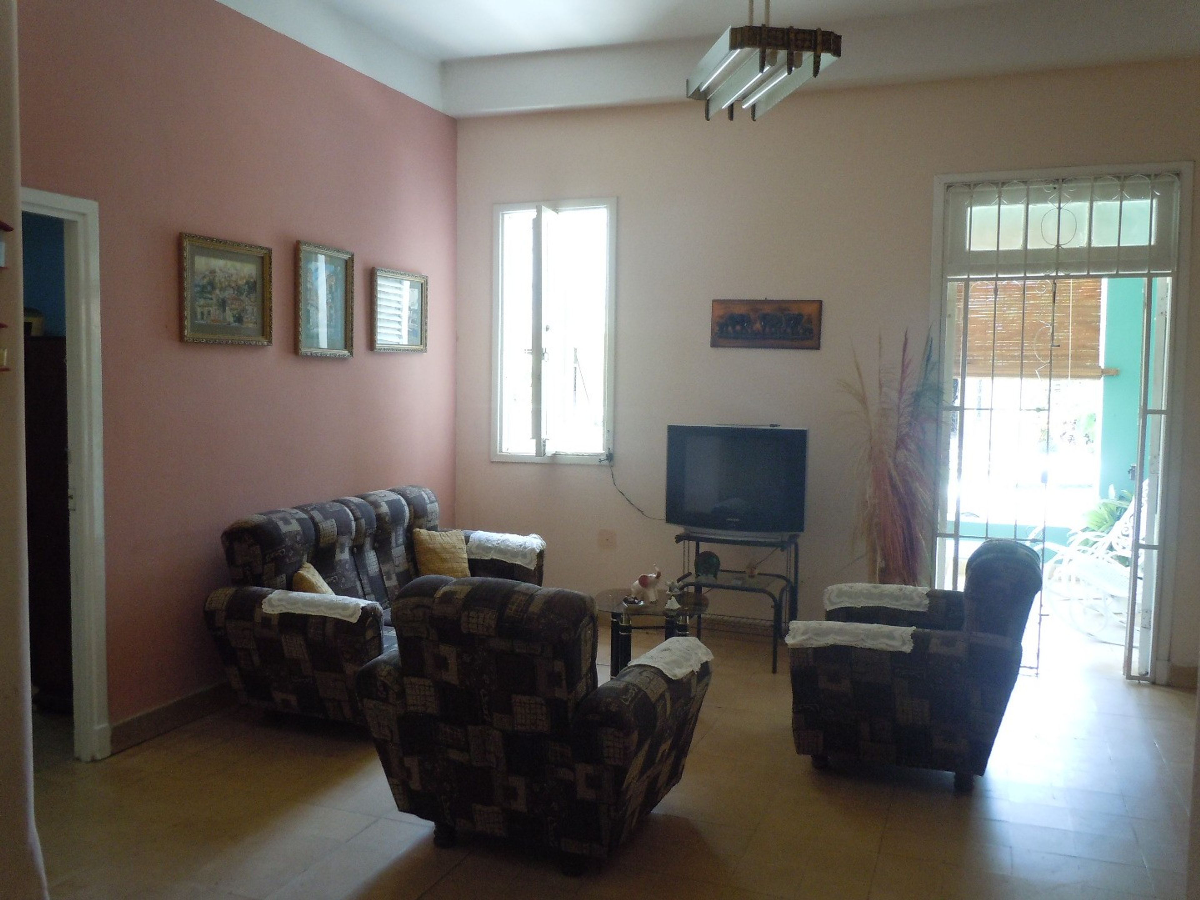 Дом Vedado-Malecón, CALLE E, No. 103House's living room