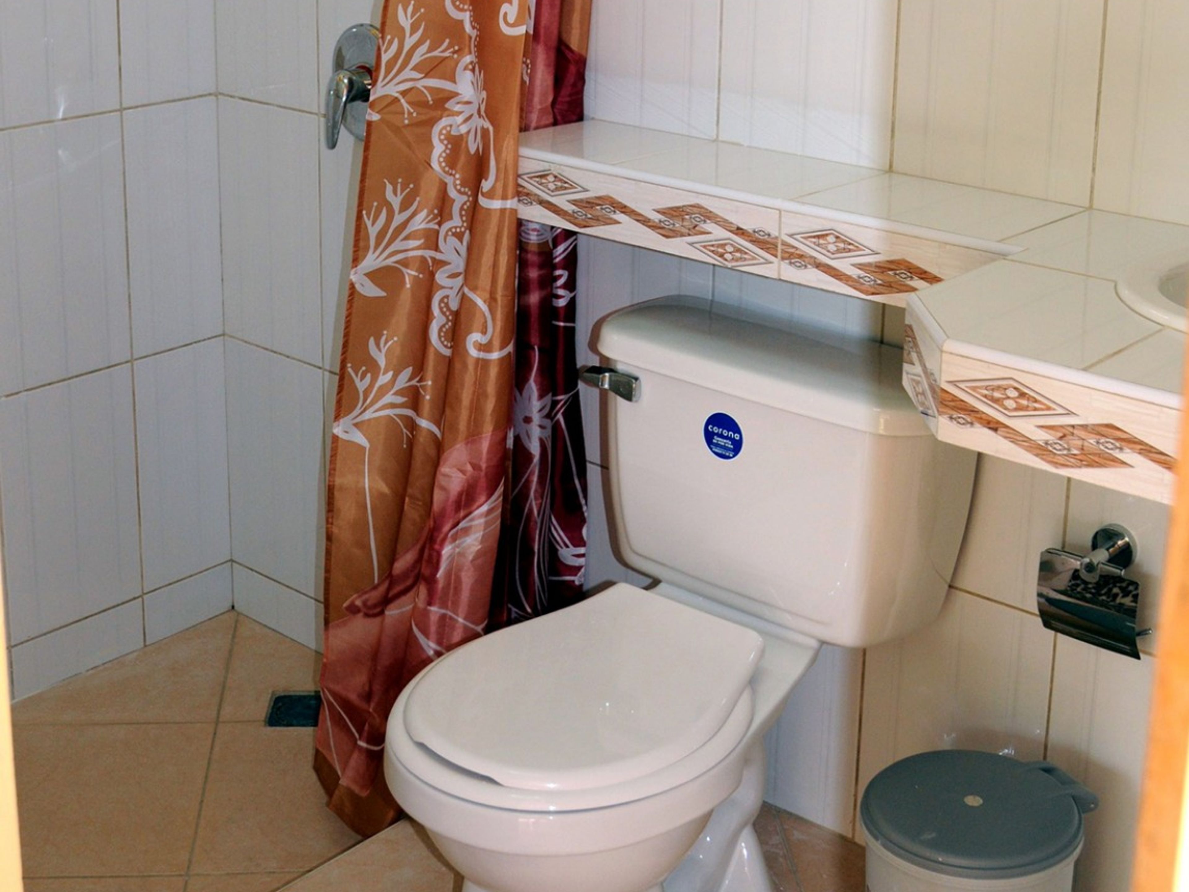 Hostal Las Palmeras, MARIANA GRAJALES, No. 93 - Bathroom's 1 view