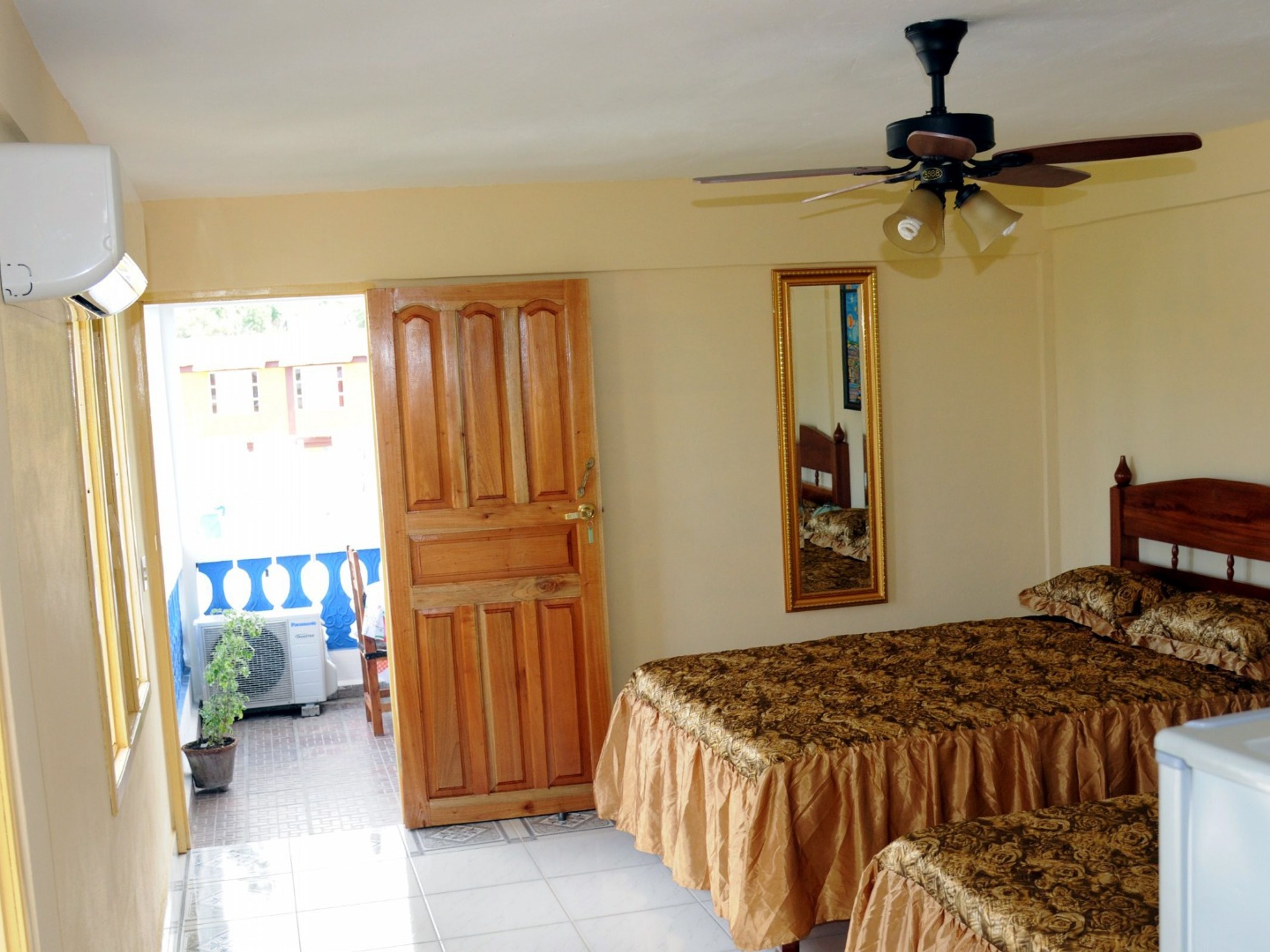 Hostal Las Palmeras, MARIANA GRAJALES, No. 93Standard room 1