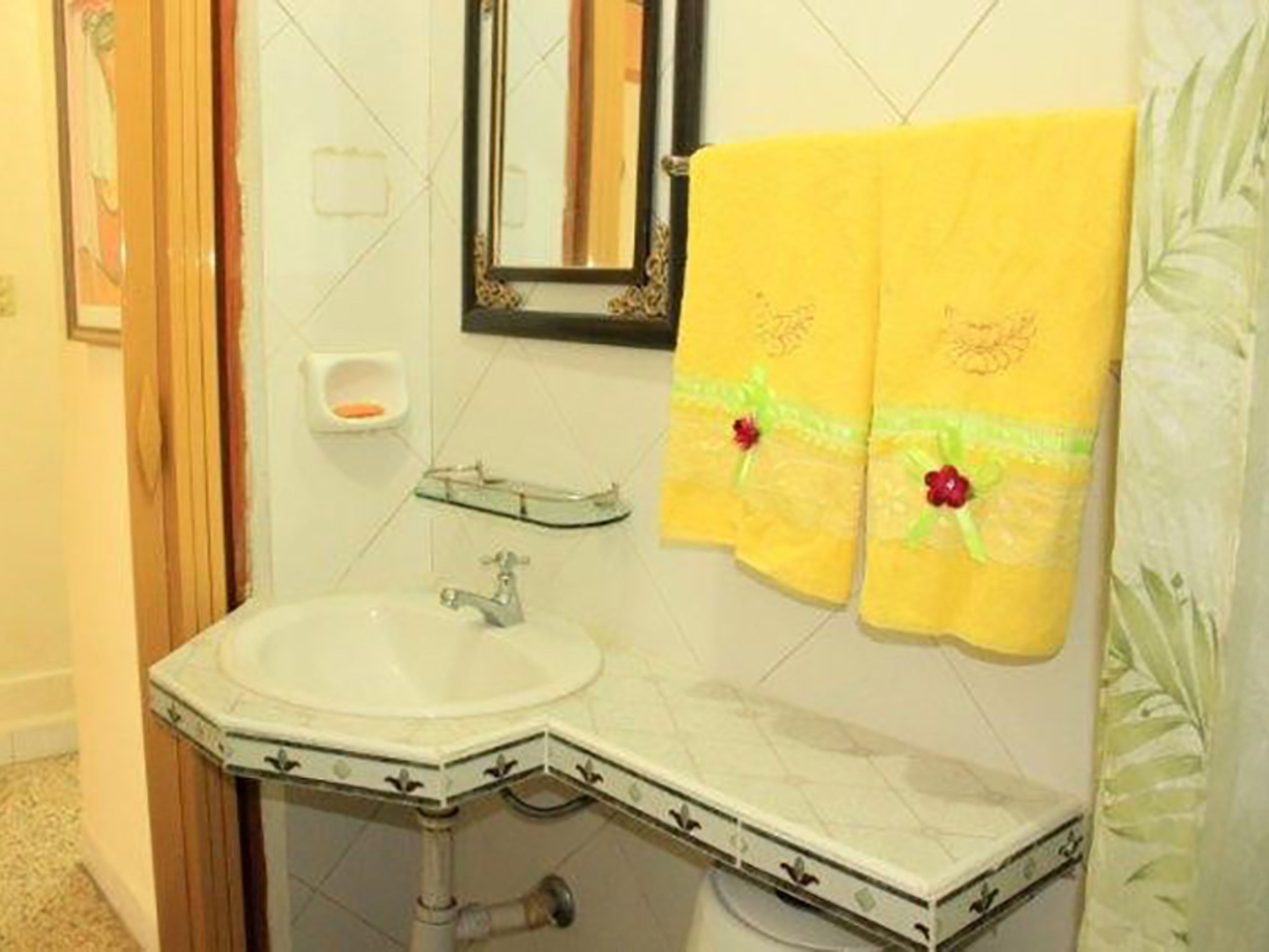 Дом Lara's, CAMPANARIO, No. 454Bathroom´s view