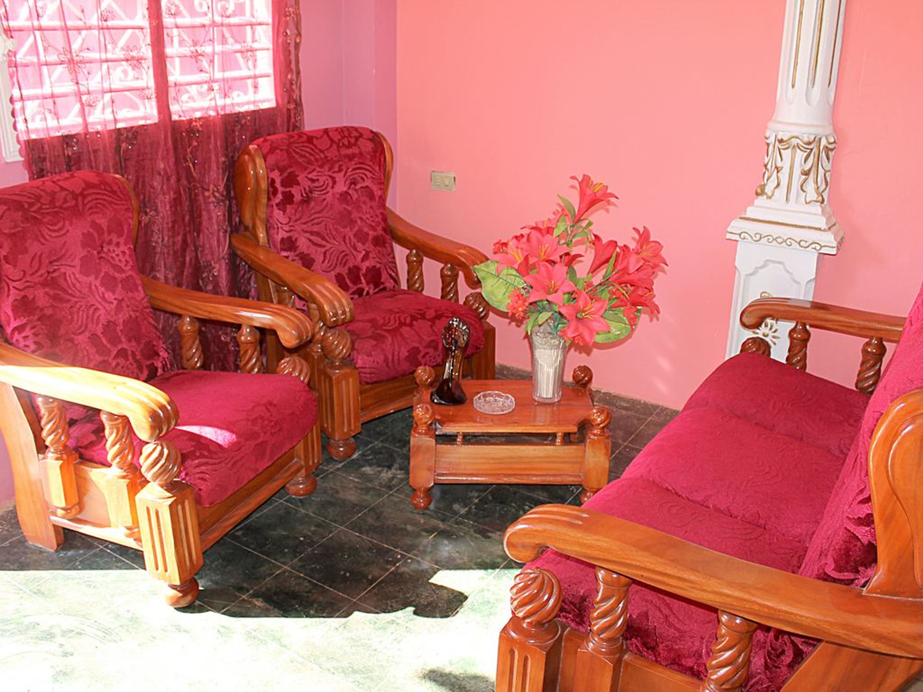 Hostal Isvety y Asnaldo, ANTONIO DUMÉNICO (Carret), No.67House's living room