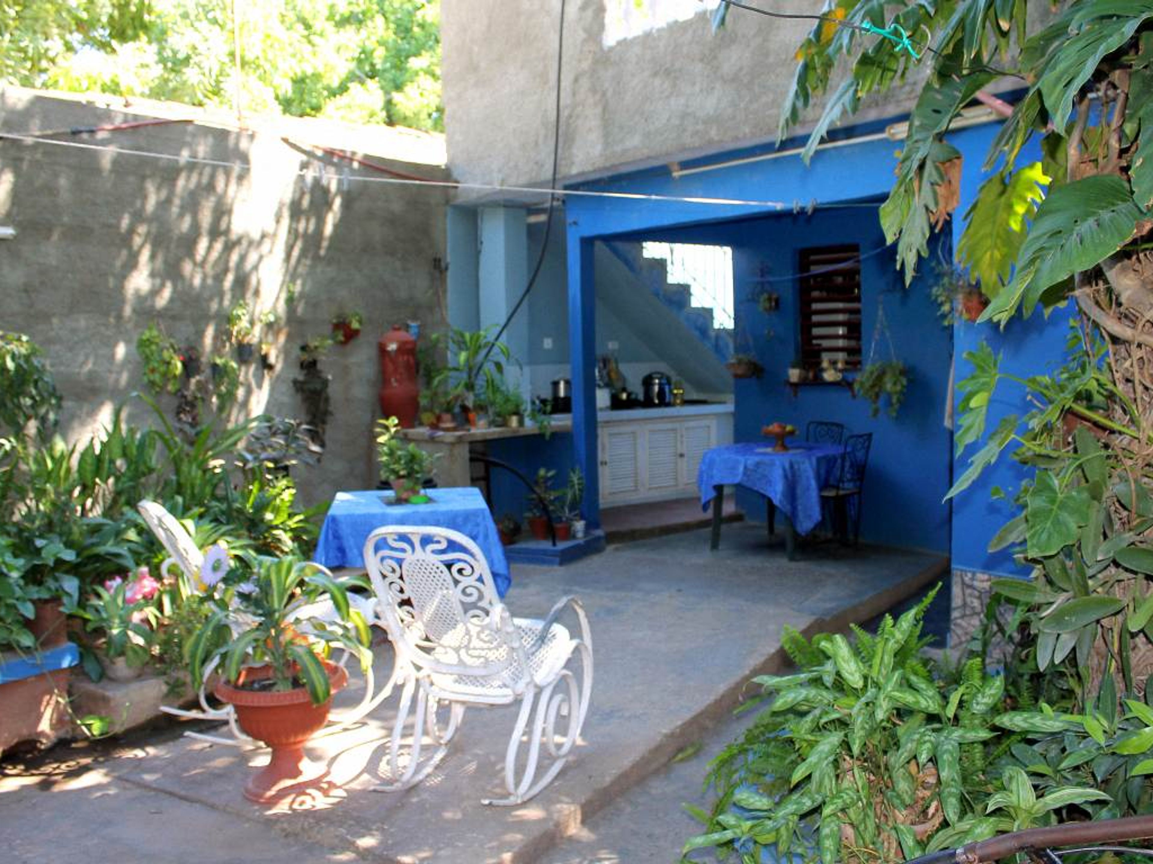 Hostal Cofiño, ANSELMO RODRÍGUEZ (Esmeralda), No. 293-AHouse's inside patio view
