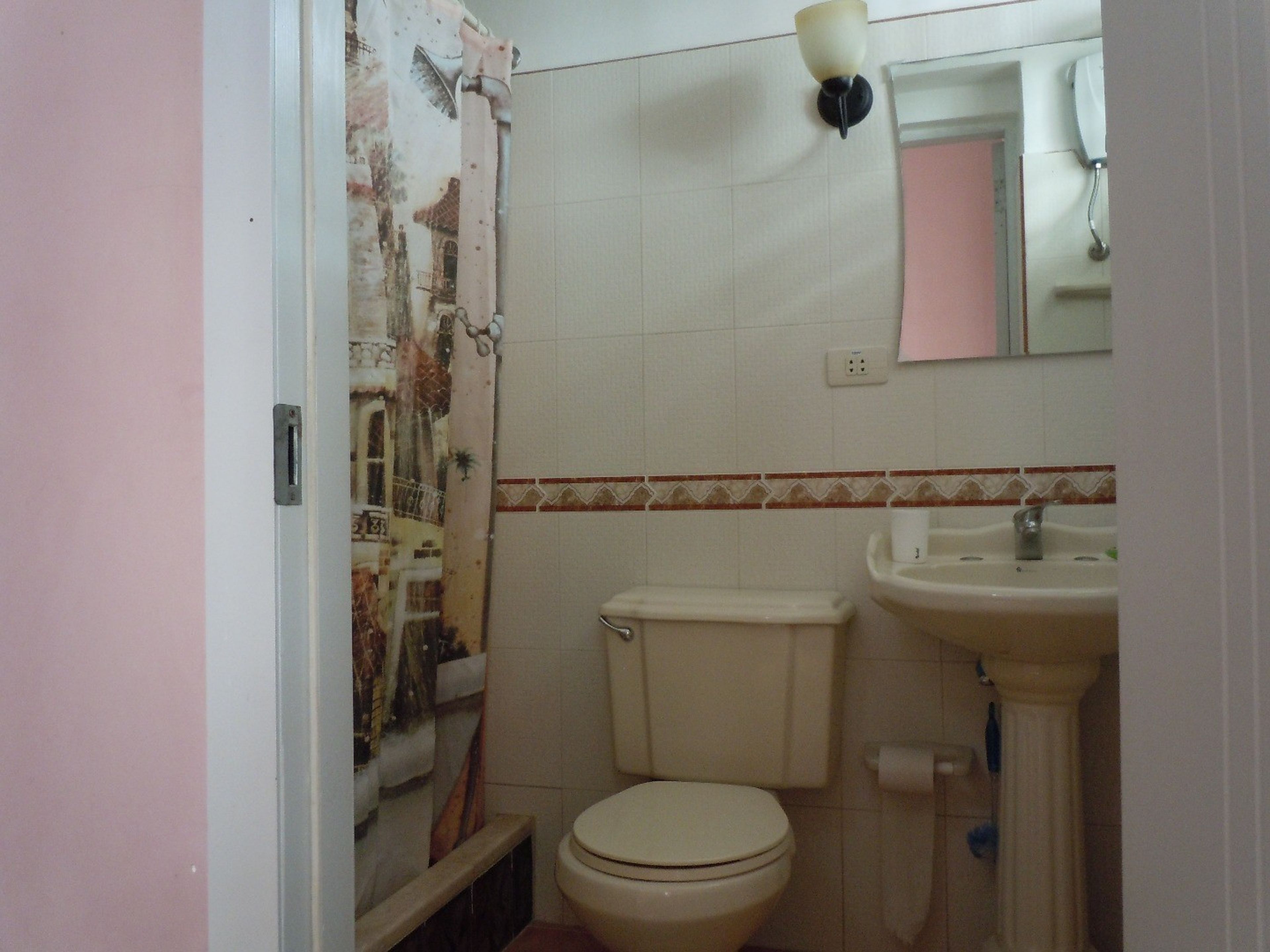 Casa Jorge, CALLE C, No. 560Bathroom's view