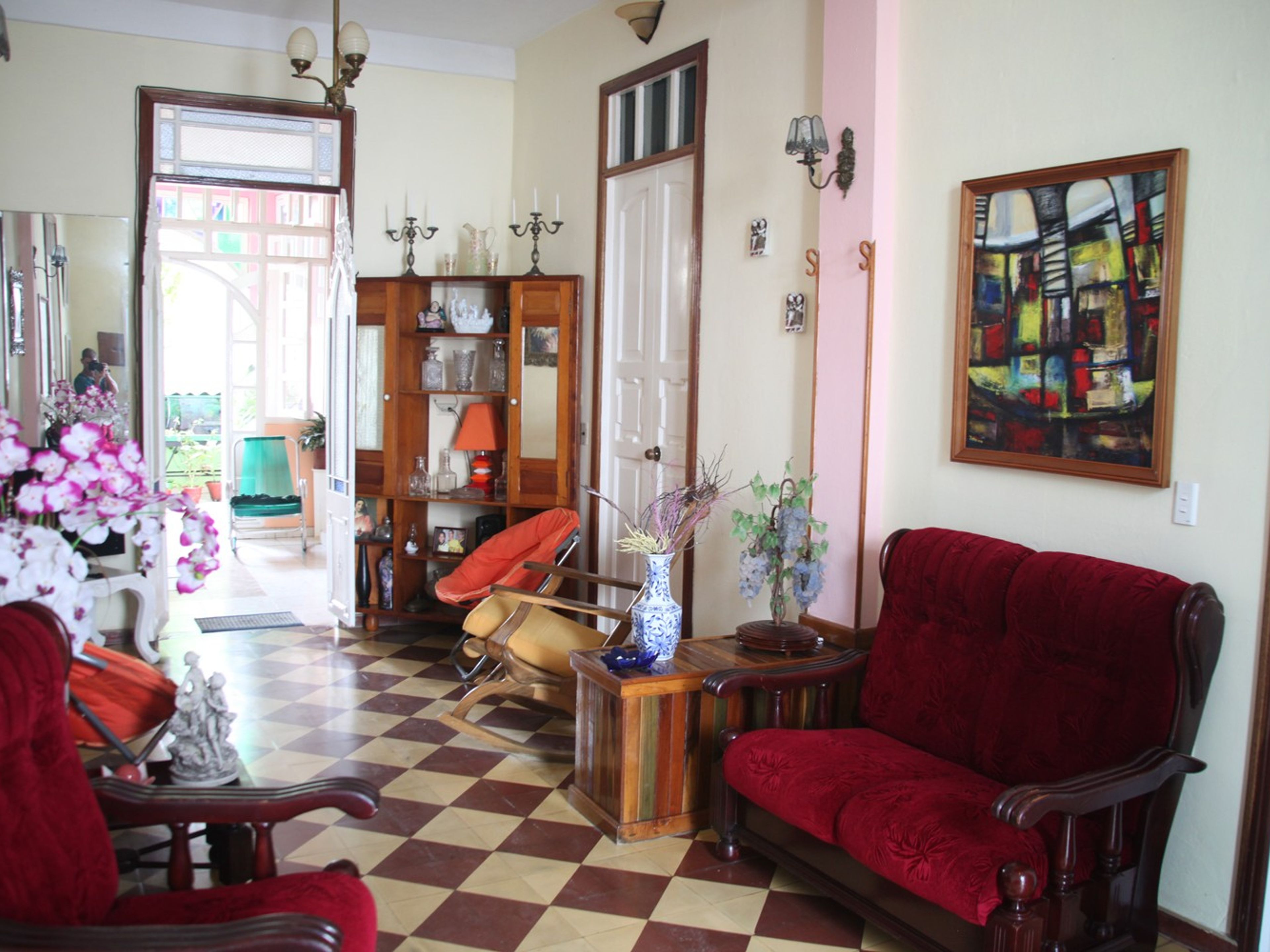 Дом Elvira, FRANK PAÍS, No. 19House's living room